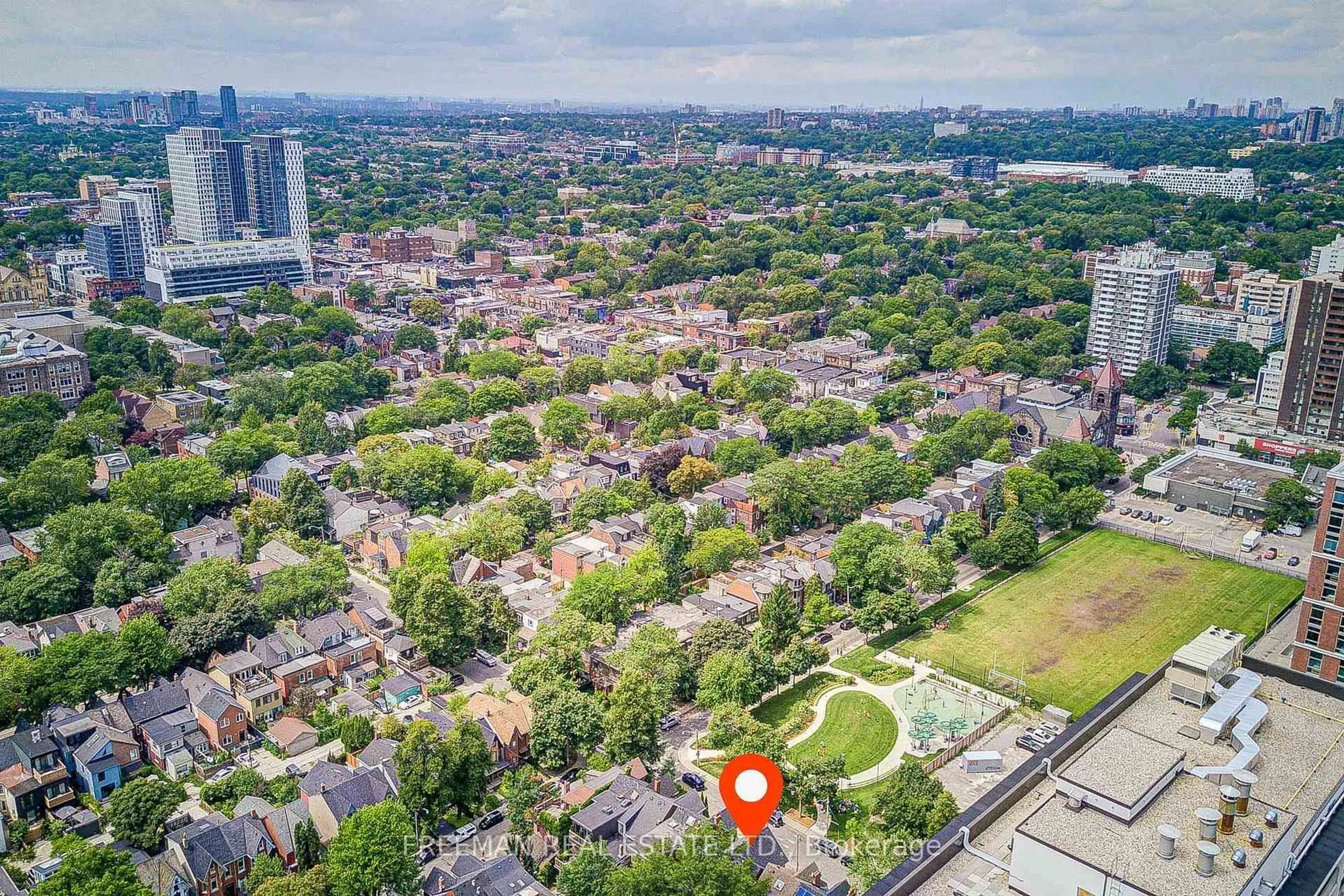 A pic from outside/outdoor area/front of a property/back of a property/a pic from drone, city buildings view from balcony for 63 Sussex Ave, Toronto Ontario M5S 1J8