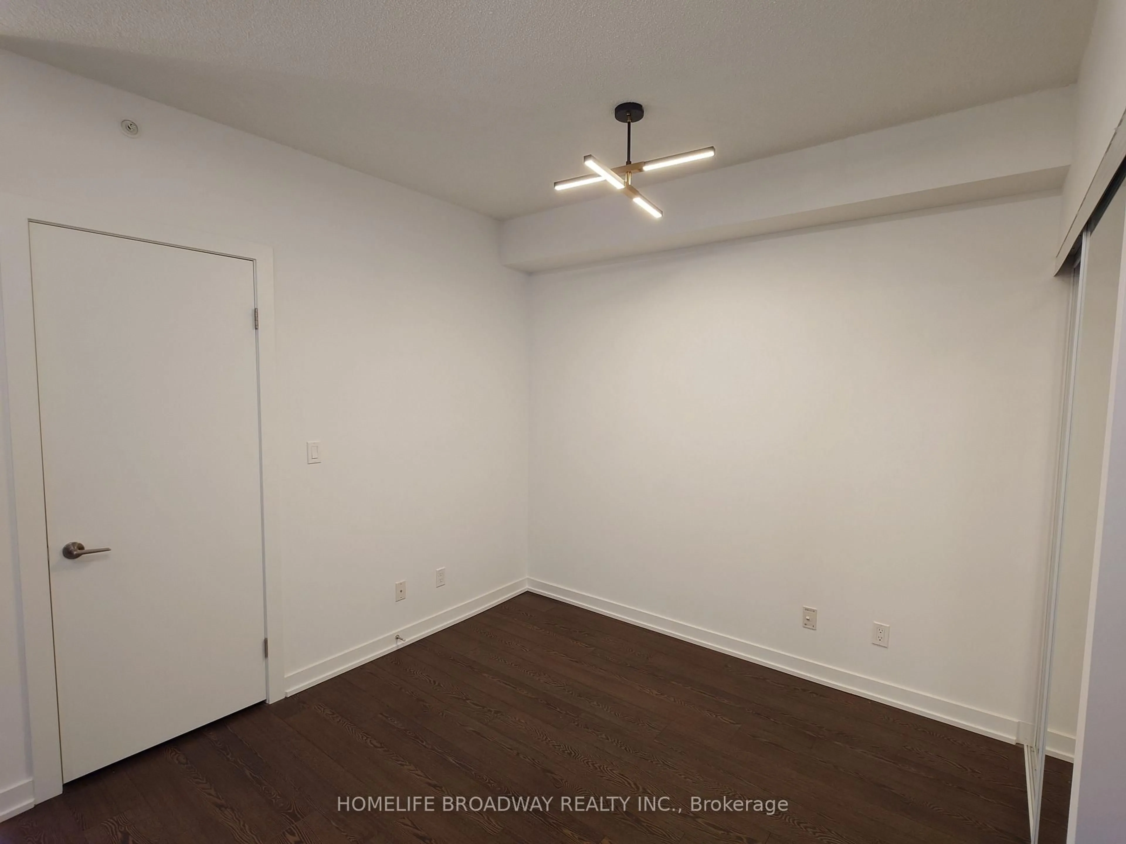 A pic of a room for 20 Bruyeres Mews #519, Toronto Ontario M5V 0G8