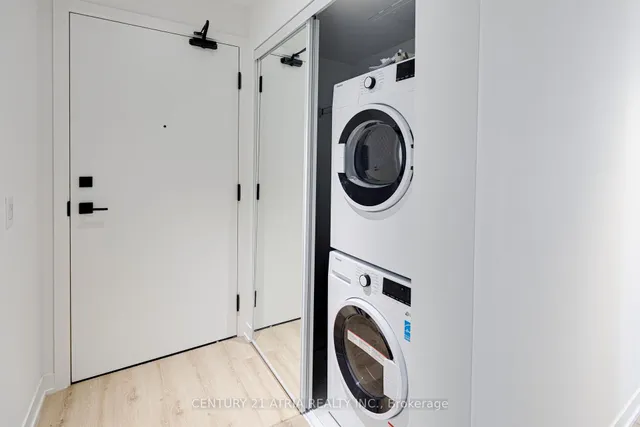 319 Jarvis St #2515, Toronto 2