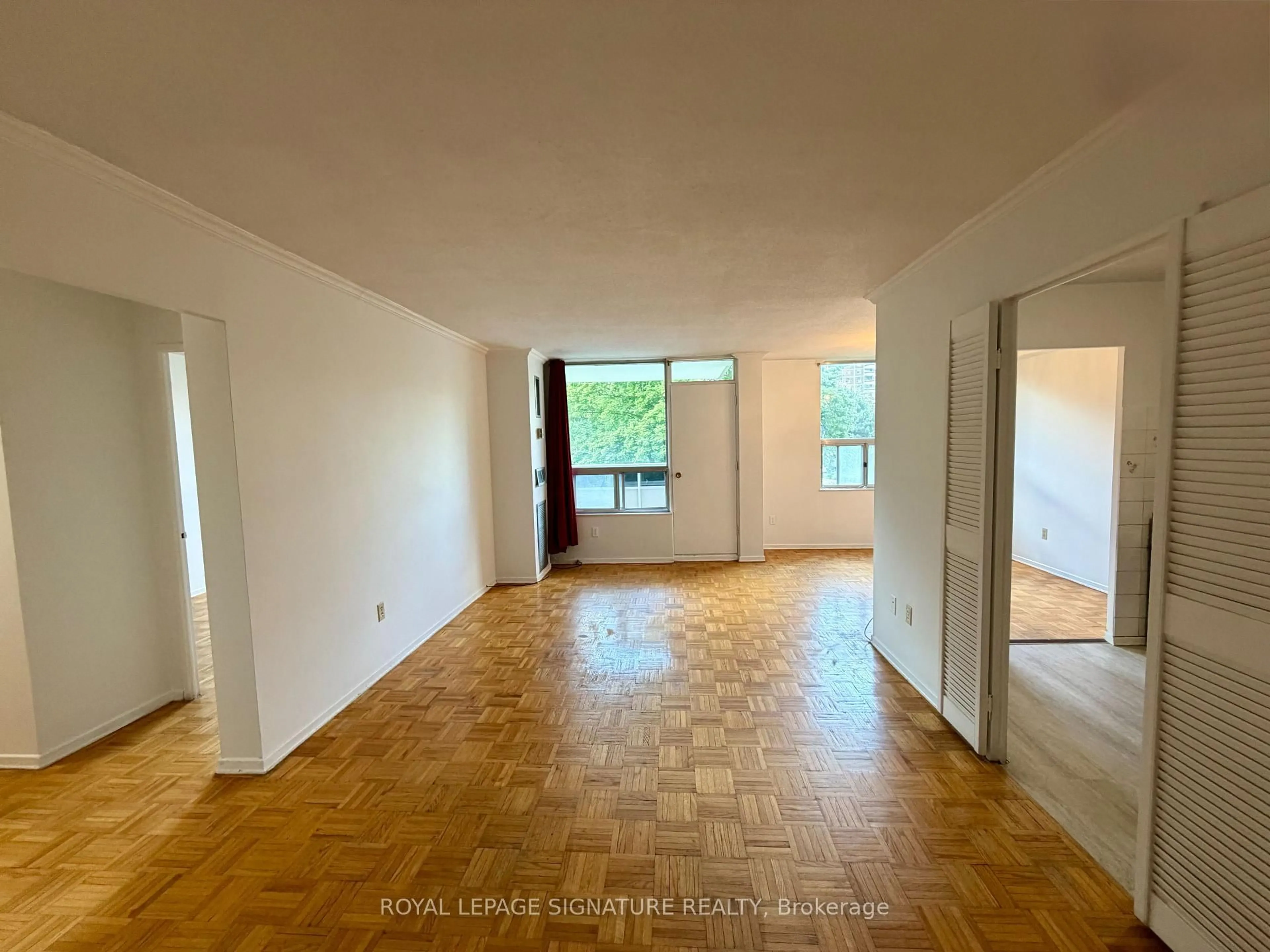 A pic of a room for 20 Edgecliff Gfwy #409, Toronto Ontario M3C 3A4