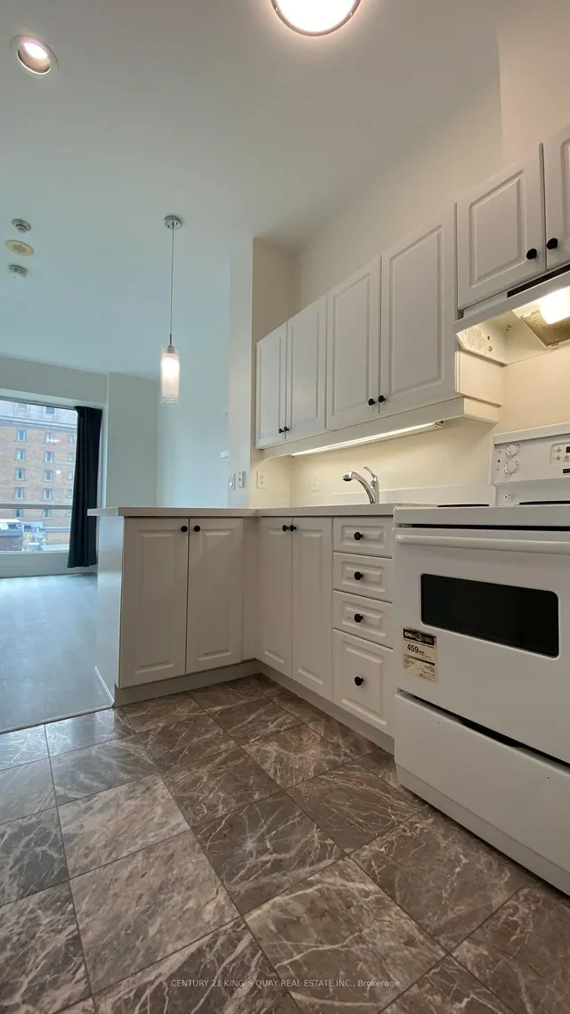 7 King St #1214, Toronto 5