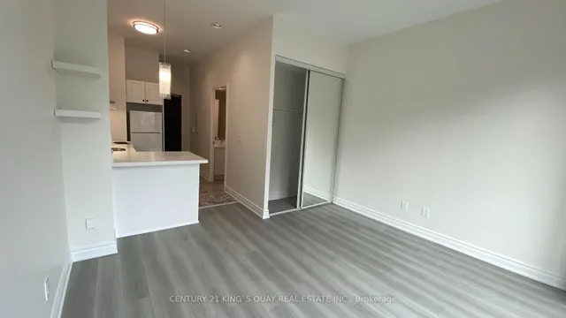 7 King St #1214, Toronto 2