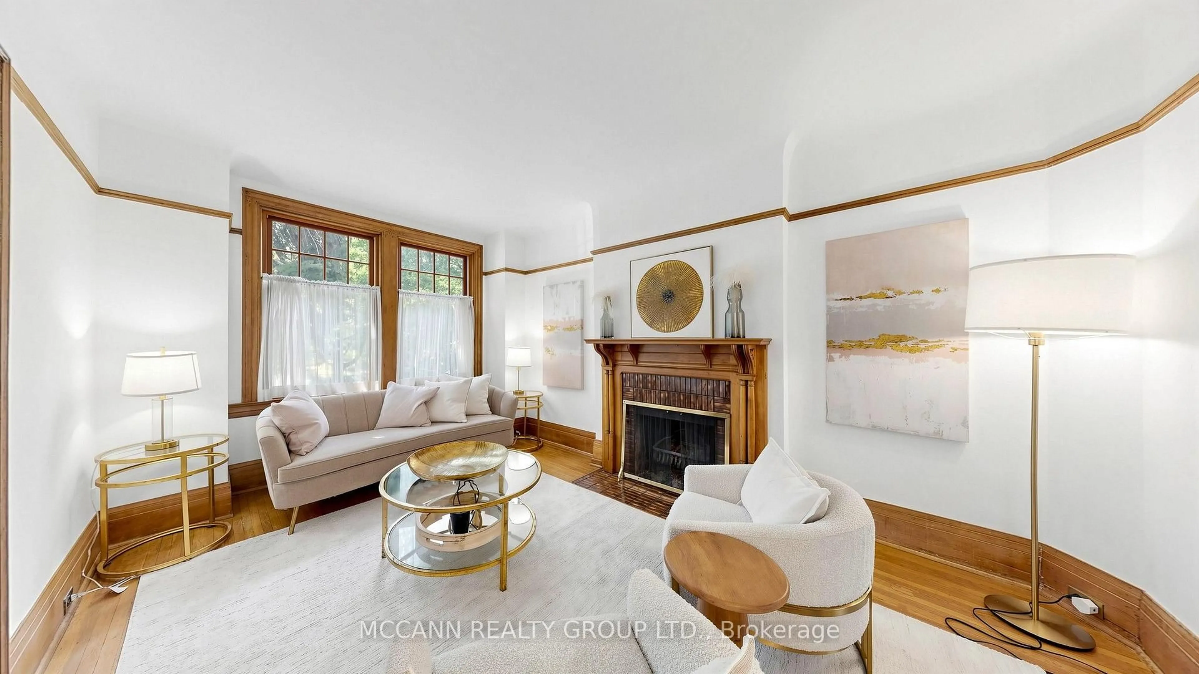 Living room with furniture, unknown for 252 Sheldrake Blvd, Toronto Ontario M4P 2B6