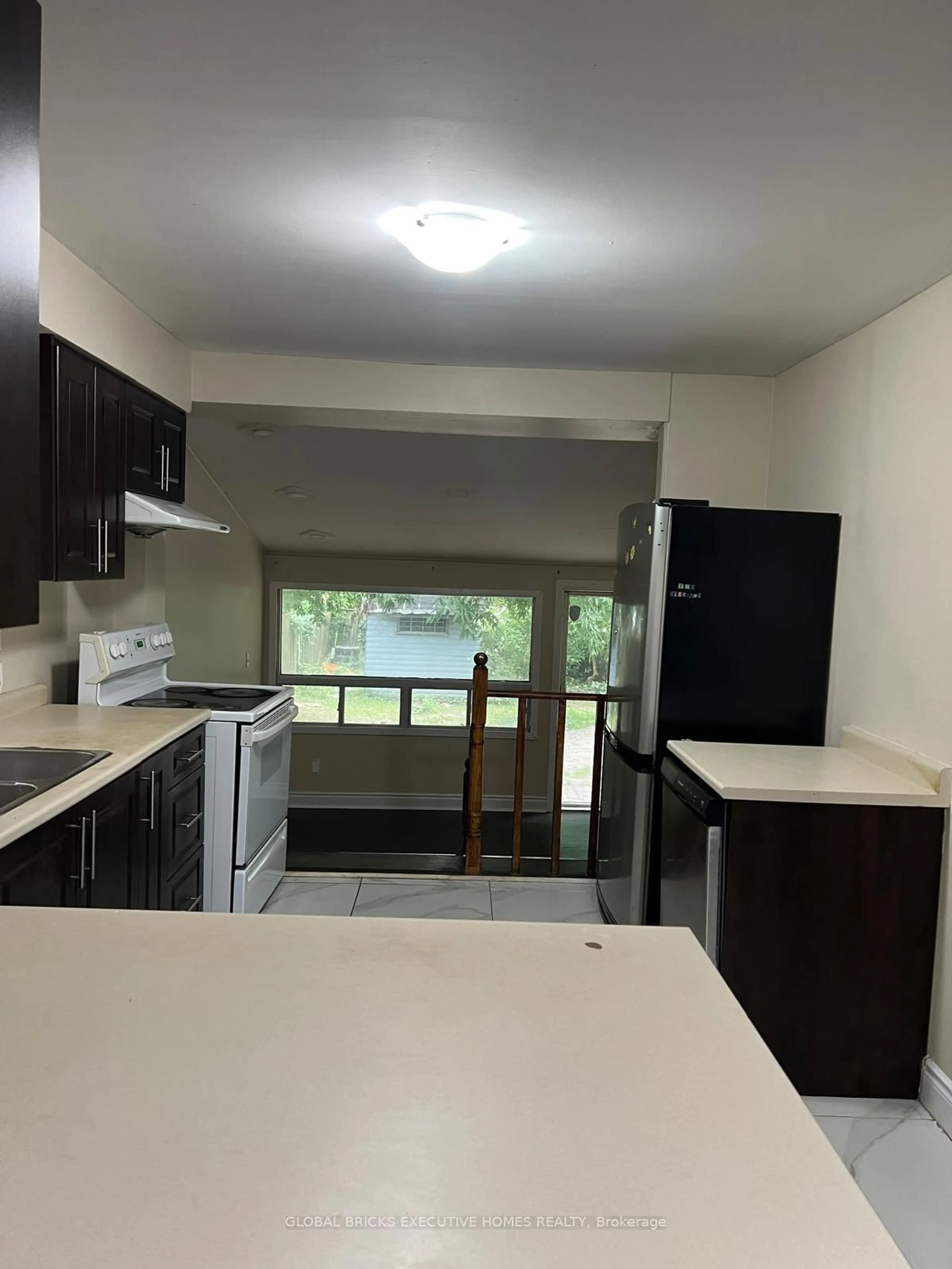 Standard kitchen, unknown for 35 Luverne Ave, Toronto Ontario M3H 1R7