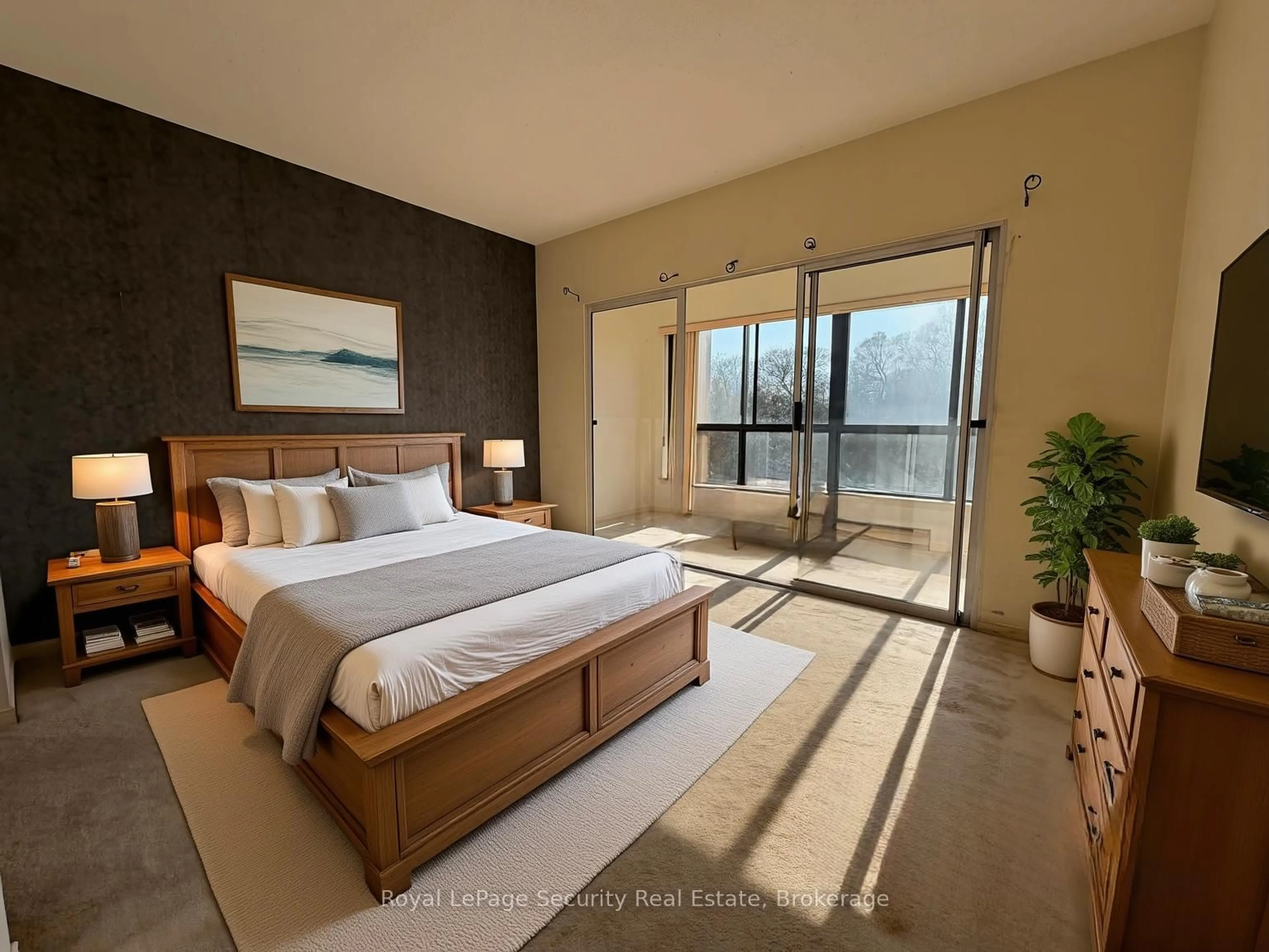 Bedroom with bed, unknown for 20 Glebe Rd #10, Toronto Ontario M5P 1C9