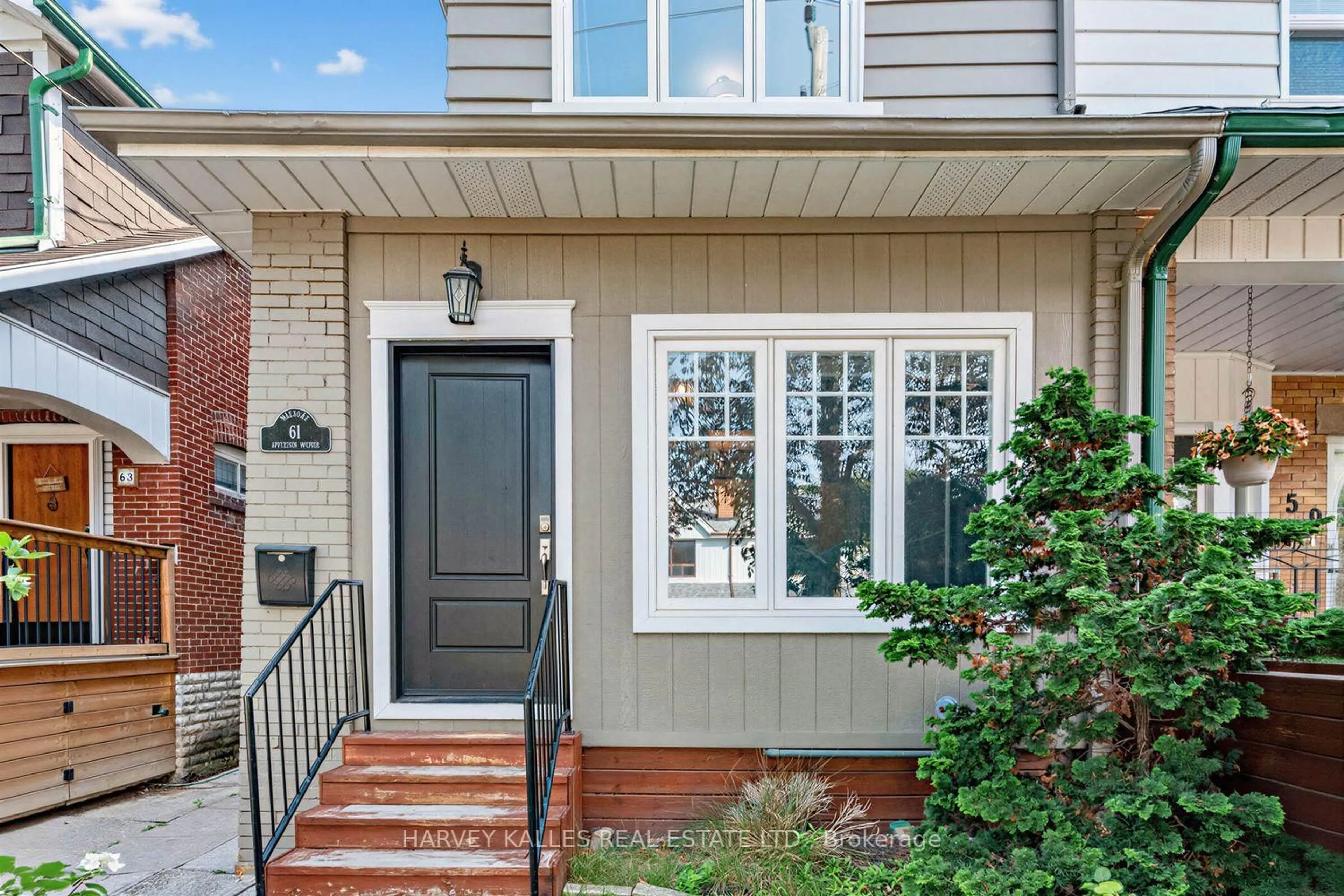 Unknown for 61 Appleton Ave, Toronto Ontario M6E 3A4