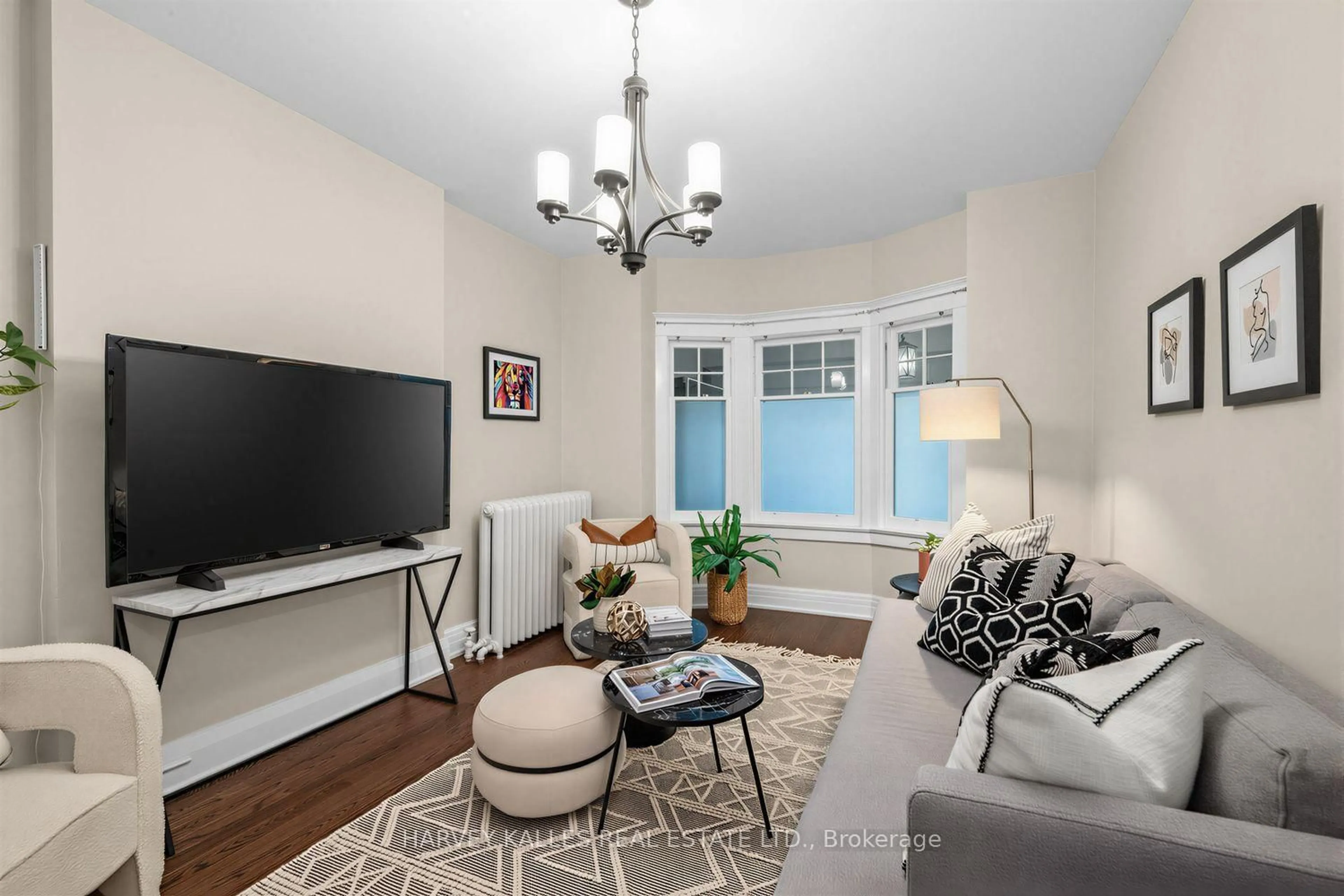 Living room with furniture, unknown for 61 Appleton Ave, Toronto Ontario M6E 3A4
