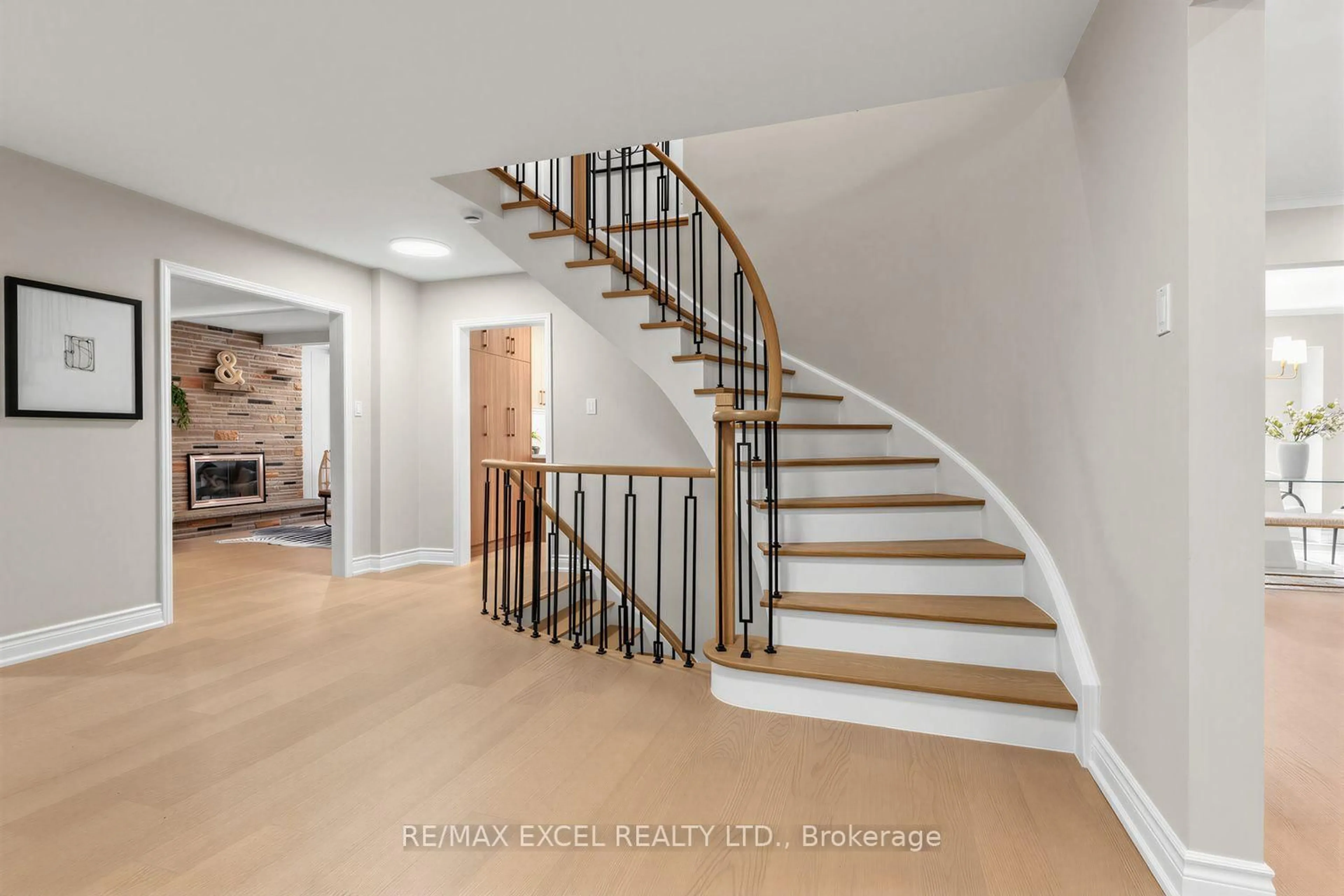 Unknown for 28 Robinter Dr, Toronto Ontario M2M 3R2