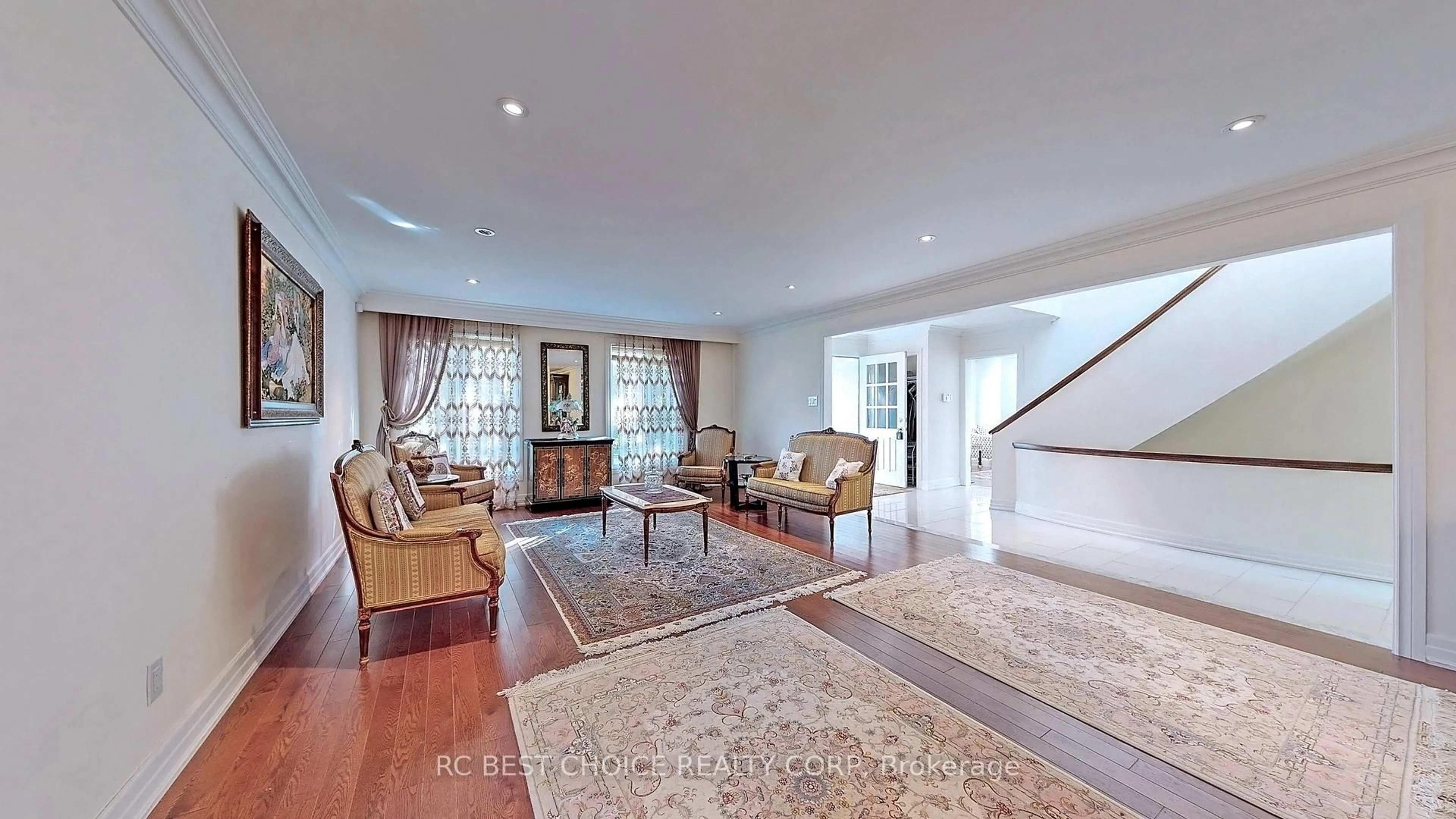 Indoor foyer for 76 Rockford Rd, Toronto Ontario M2R 3A7