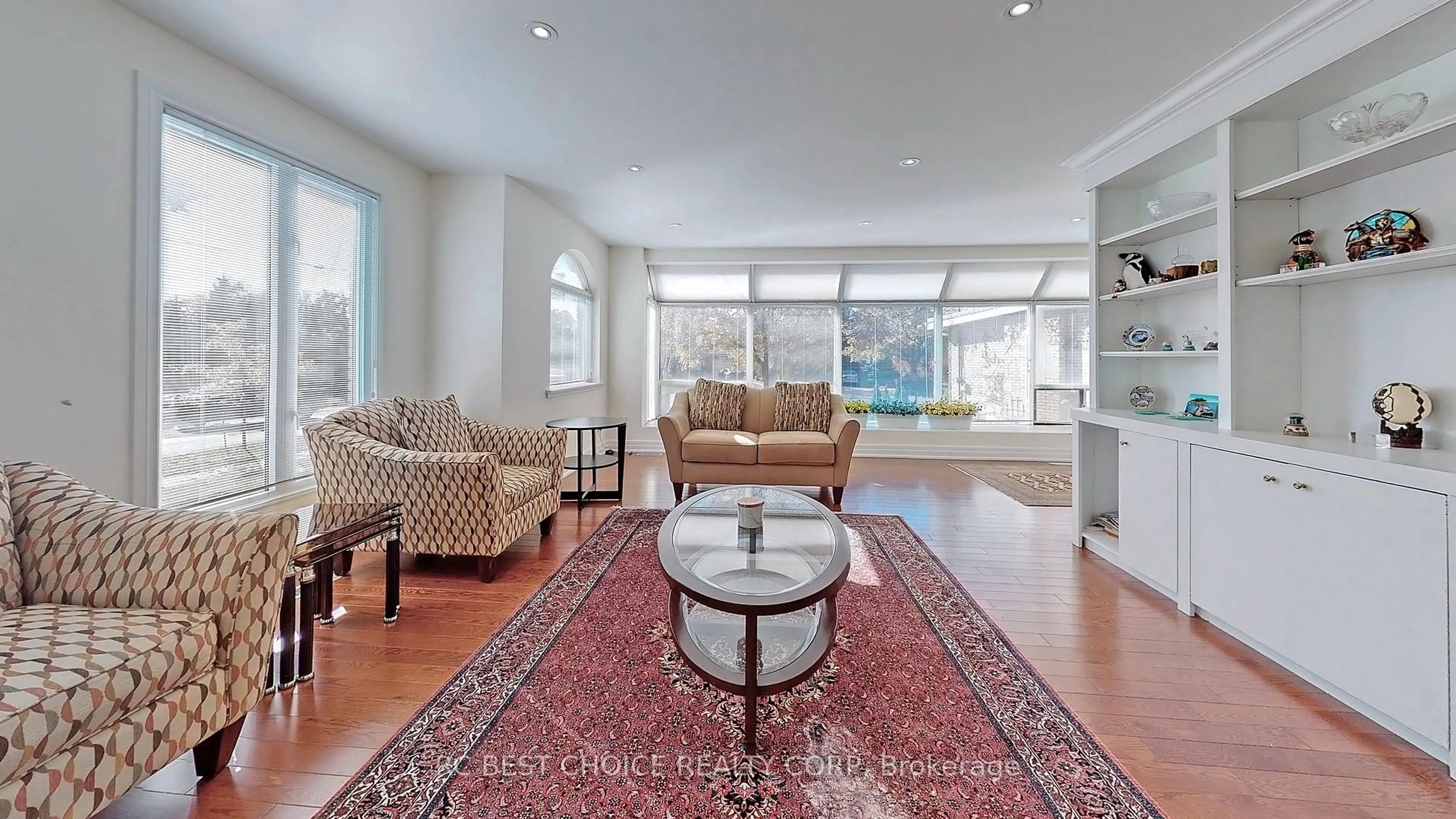Living room with furniture, unknown for 76 Rockford Rd, Toronto Ontario M2R 3A7