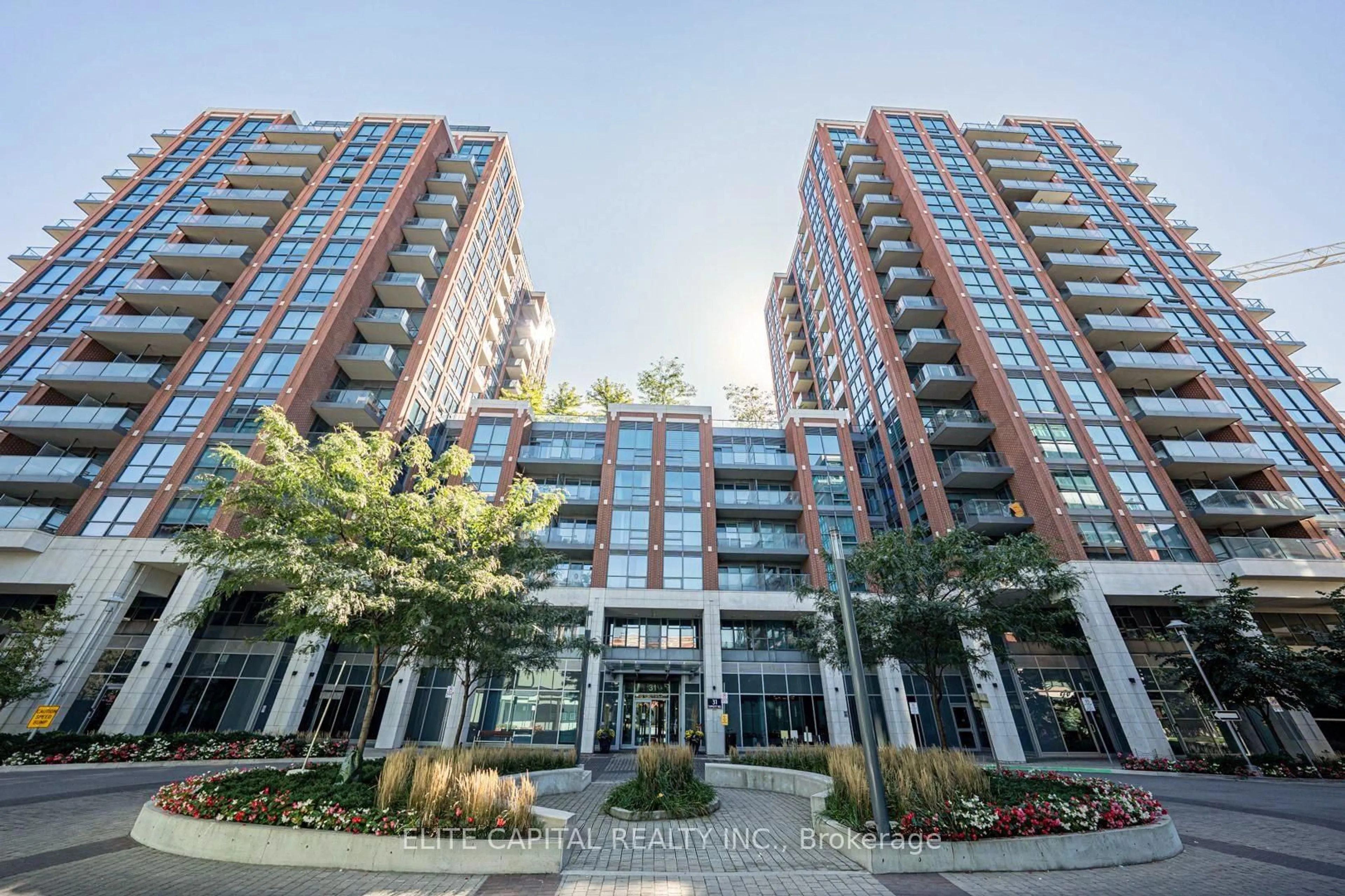 Unknown for 31 Tippett Rd #740, Toronto Ontario M3H 0C8