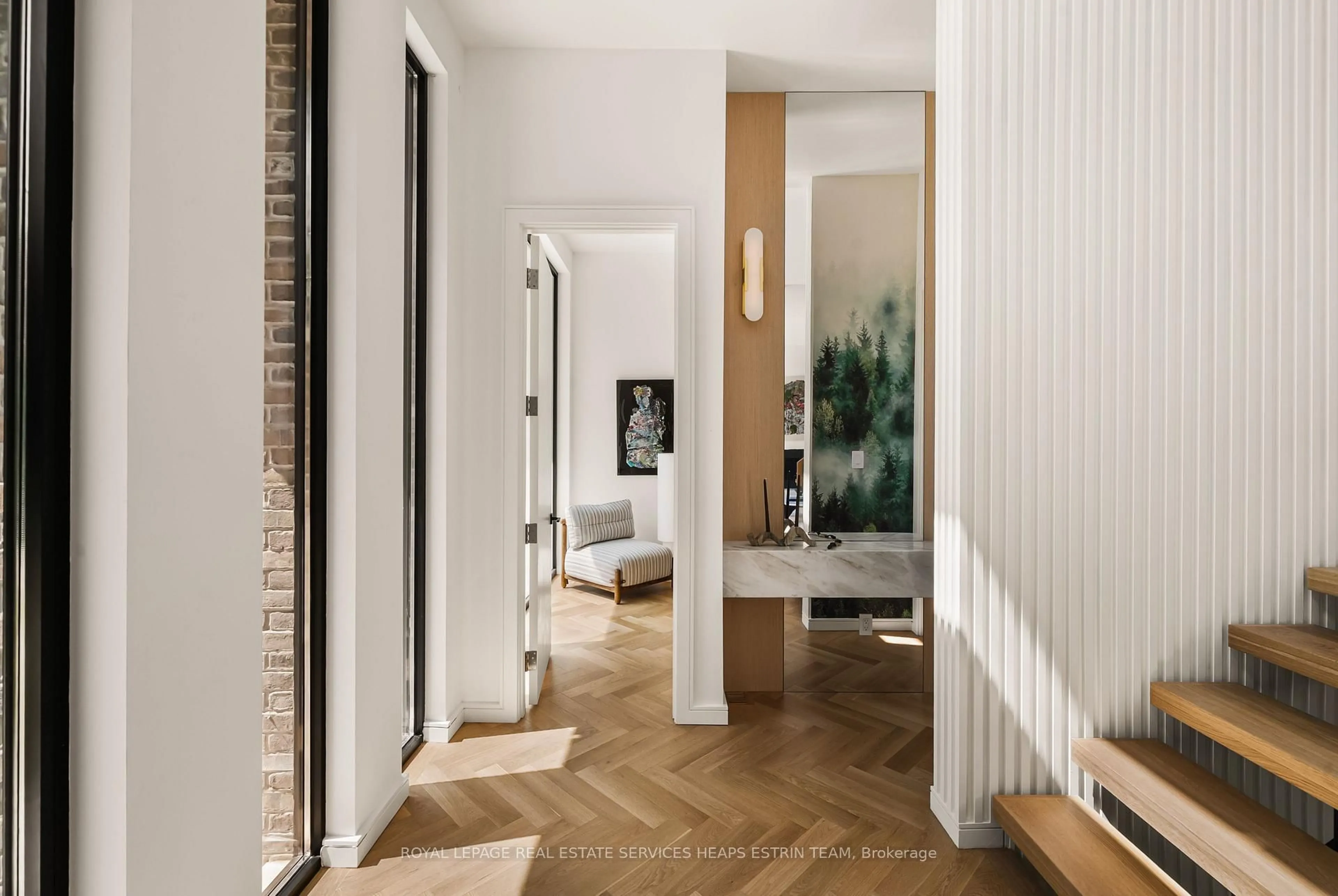 Indoor entryway for 7 Lumley Ave, Toronto Ontario M4G 2X3