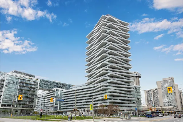 15 Queens Quay #208, Toronto 3
