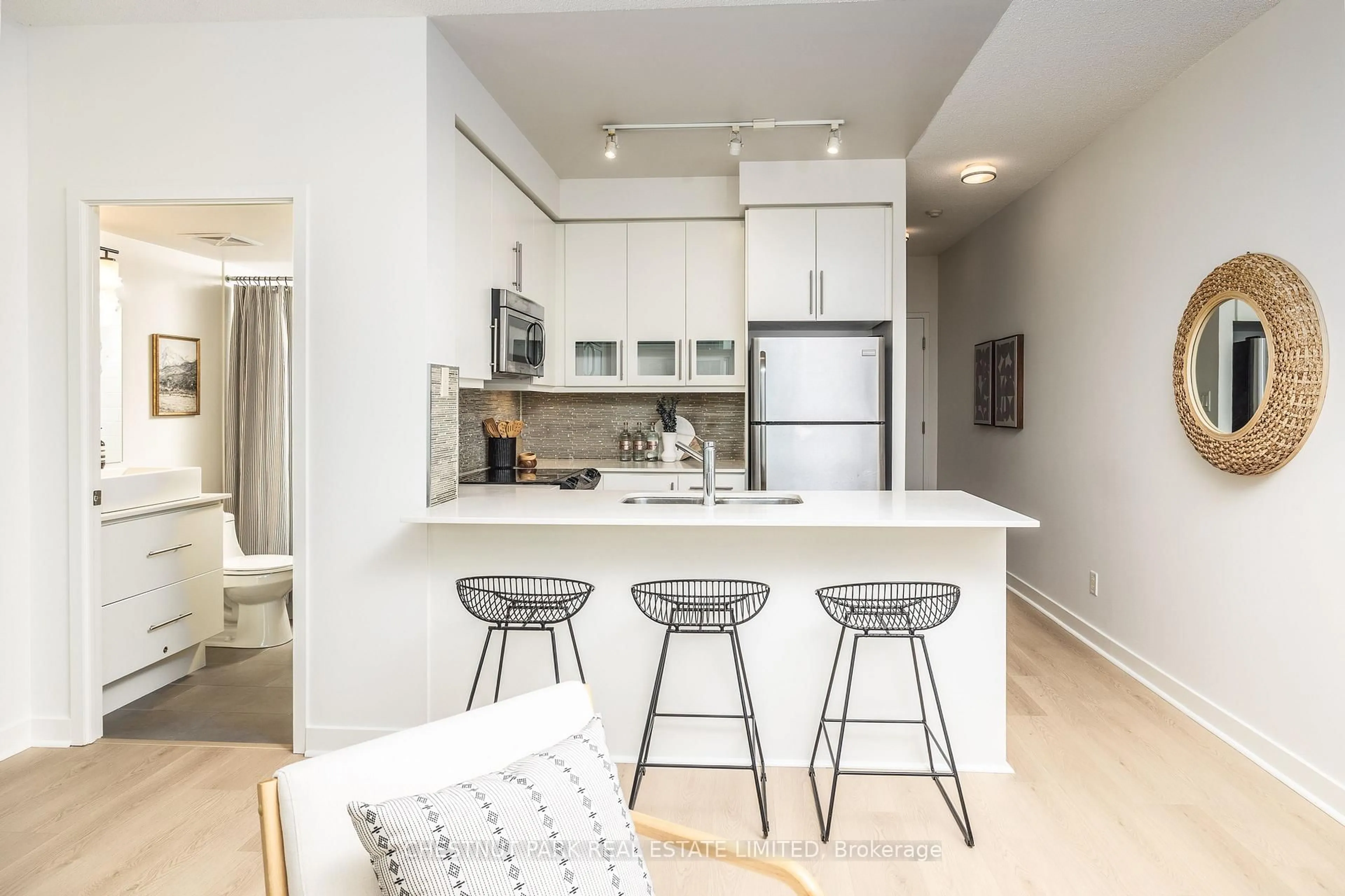 Open concept kitchen, unknown for 1171 Queen St #802, Toronto Ontario M6J 0A5