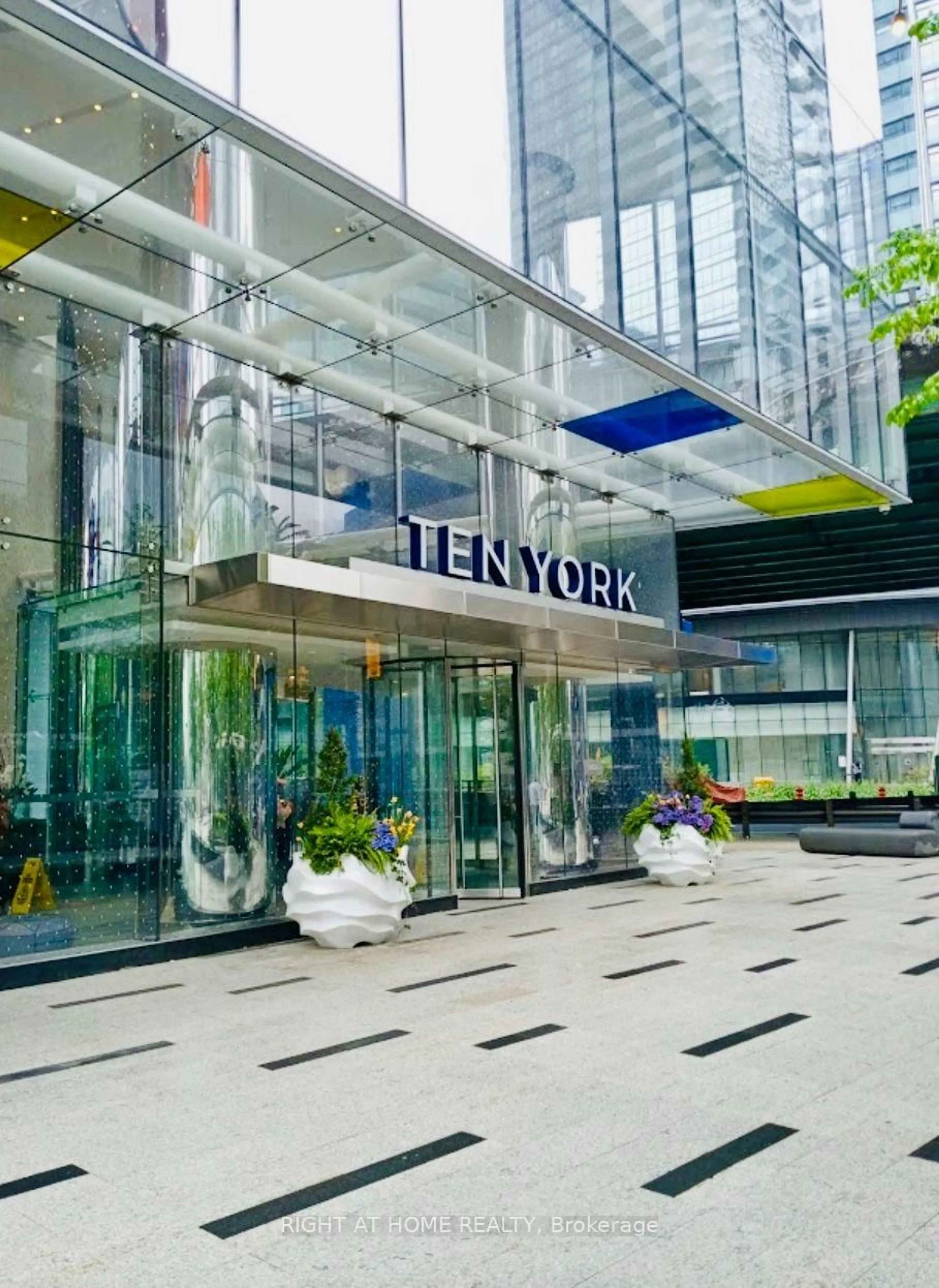 Lobby for 10 York St #3213, Toronto Ontario M5J 0E1