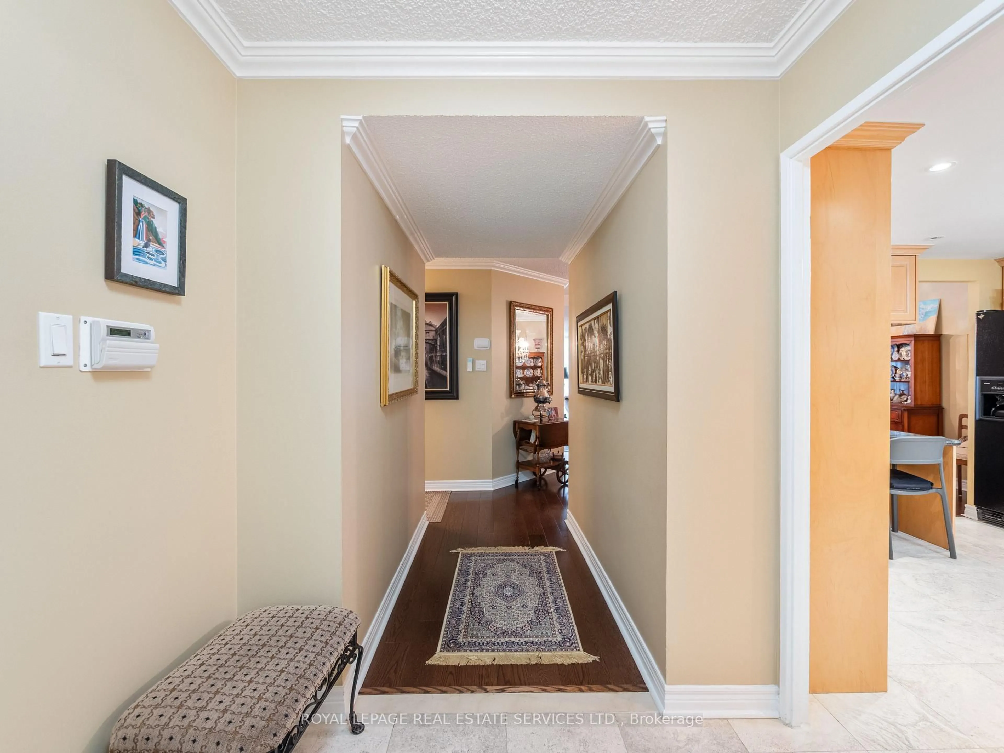 Indoor entryway for 131 Beecroft Rd #1404, Toronto Ontario M2N 6G9