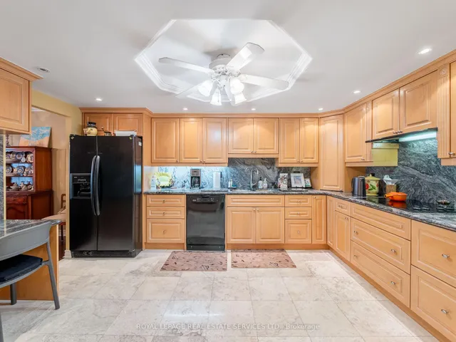 131 Beecroft Rd #1404, Toronto 5