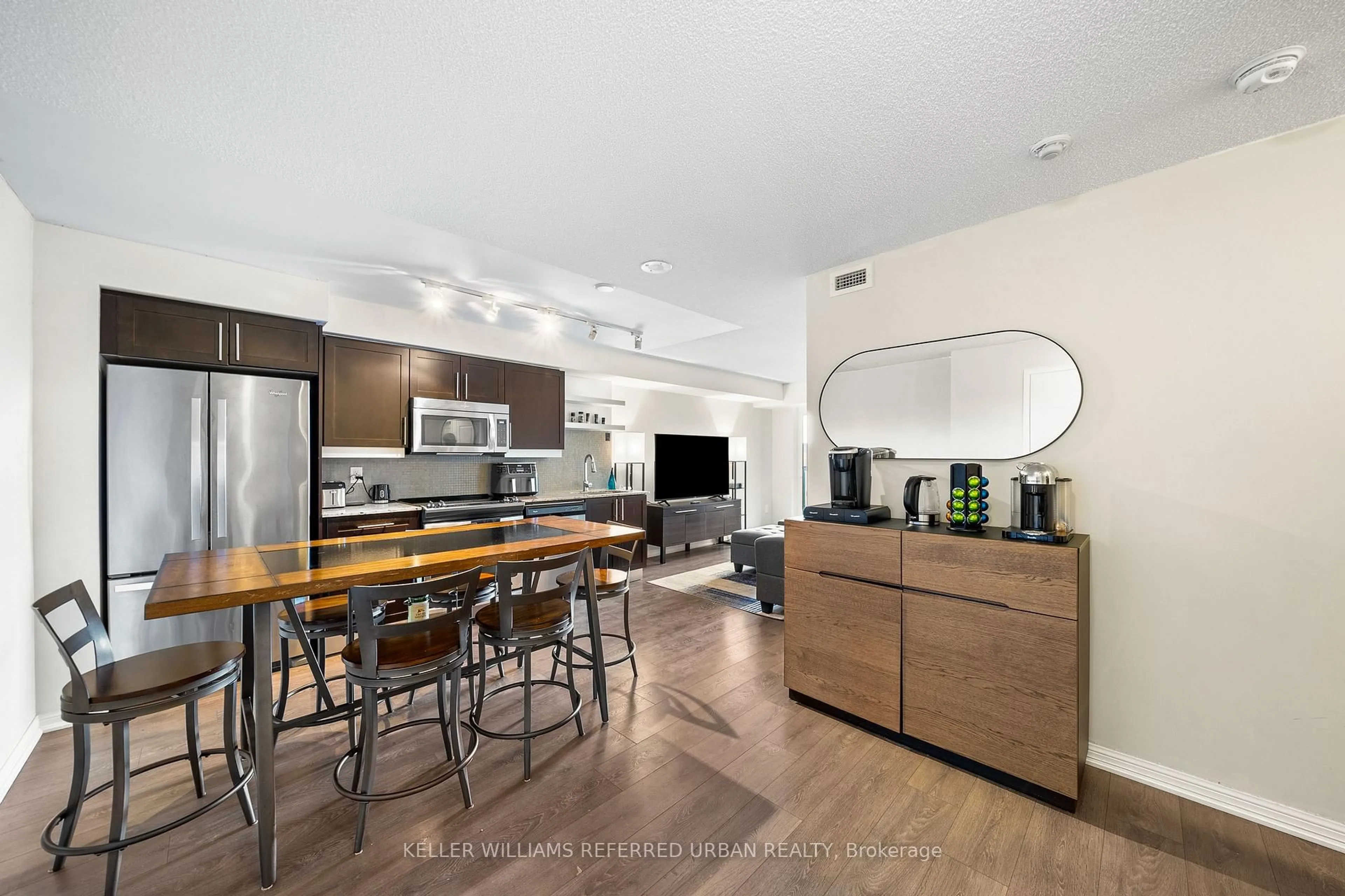 Open concept kitchen, unknown for 400 Adelaide St #1022, Toronto Ontario M5A 4S3