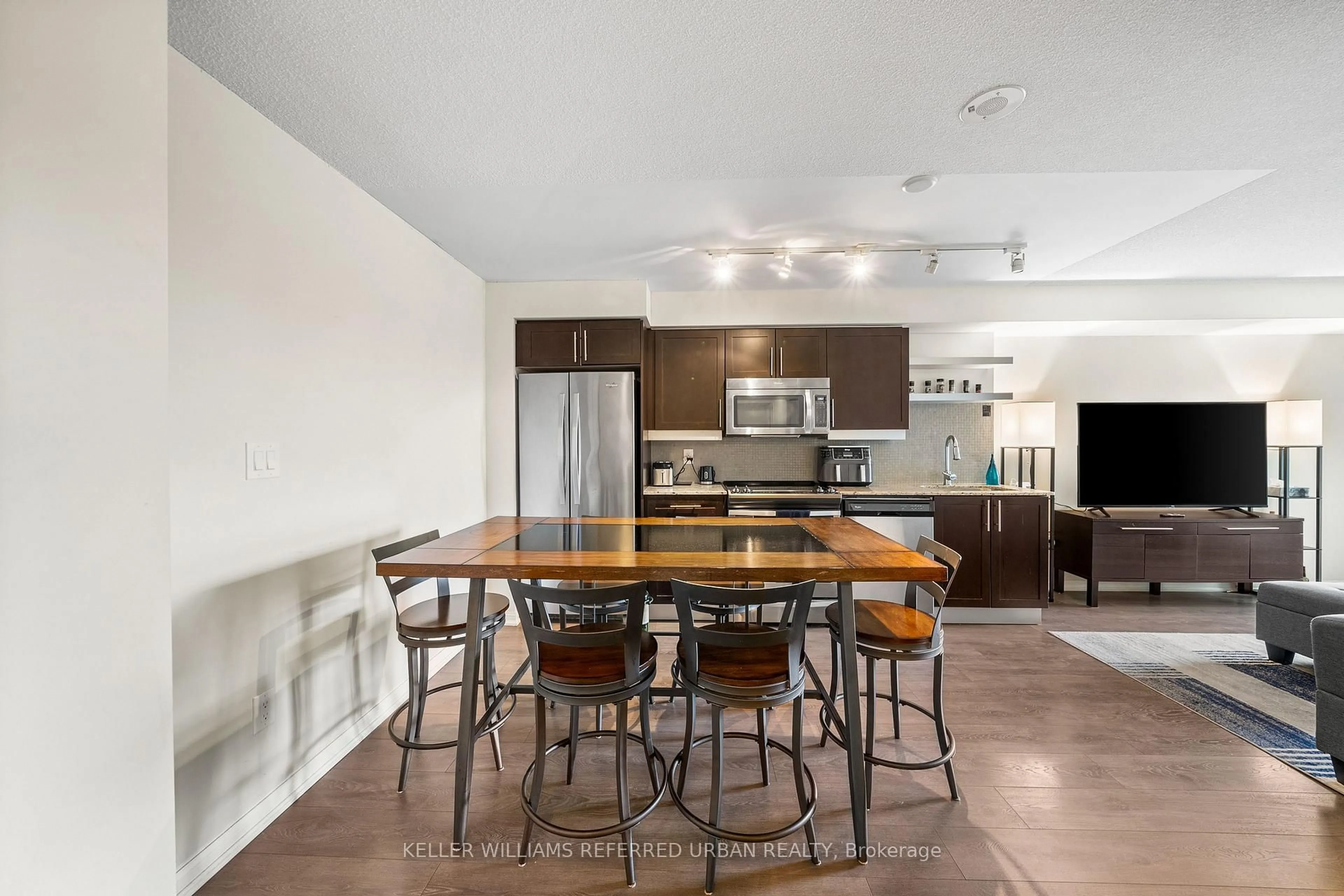 Open concept kitchen, unknown for 400 Adelaide St #1022, Toronto Ontario M5A 4S3