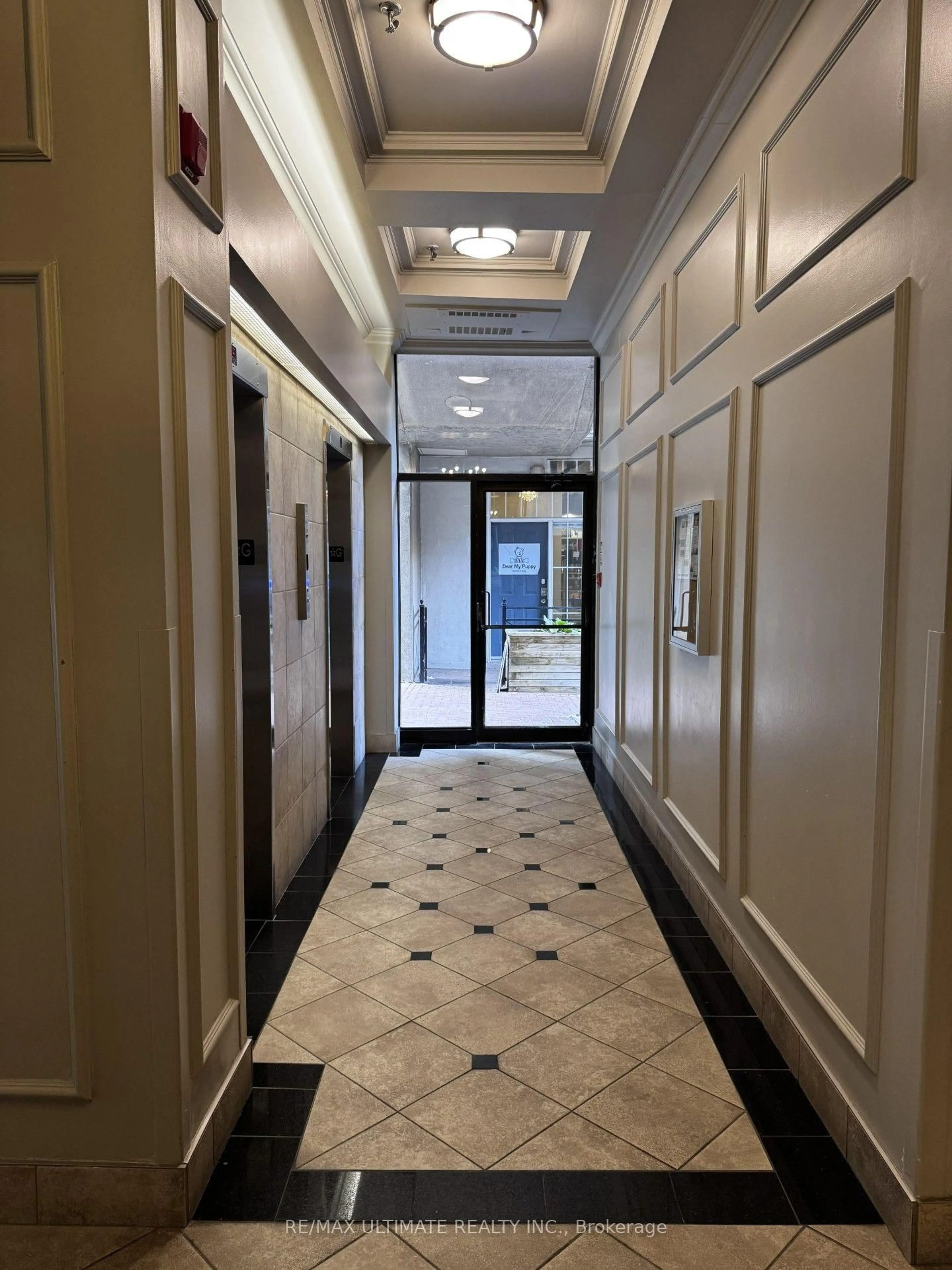Indoor foyer for 80 Saint Patrick St #217, Toronto Ontario M5T 2X6