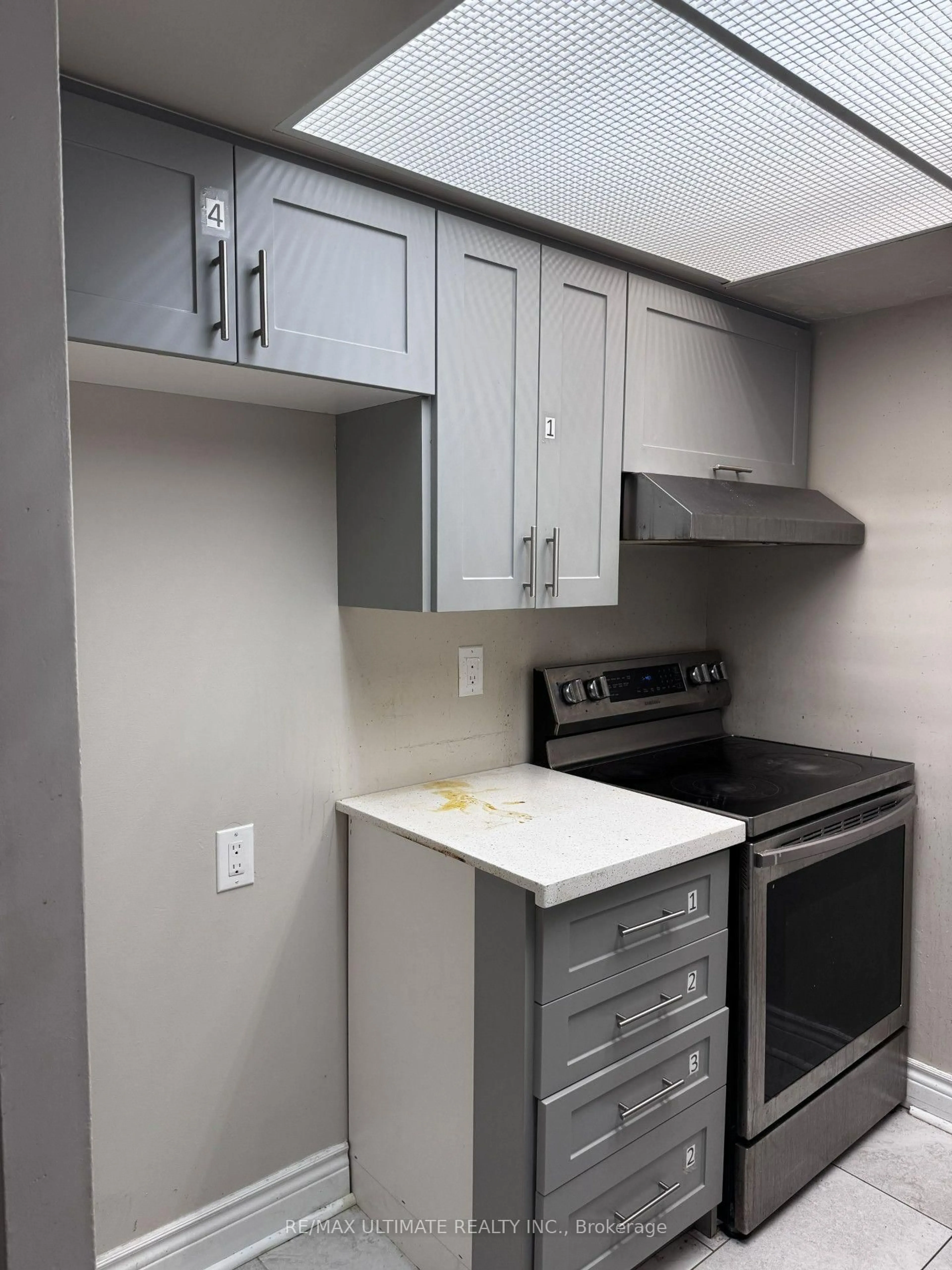 Standard kitchen, unknown for 80 Saint Patrick St #217, Toronto Ontario M5T 2X6