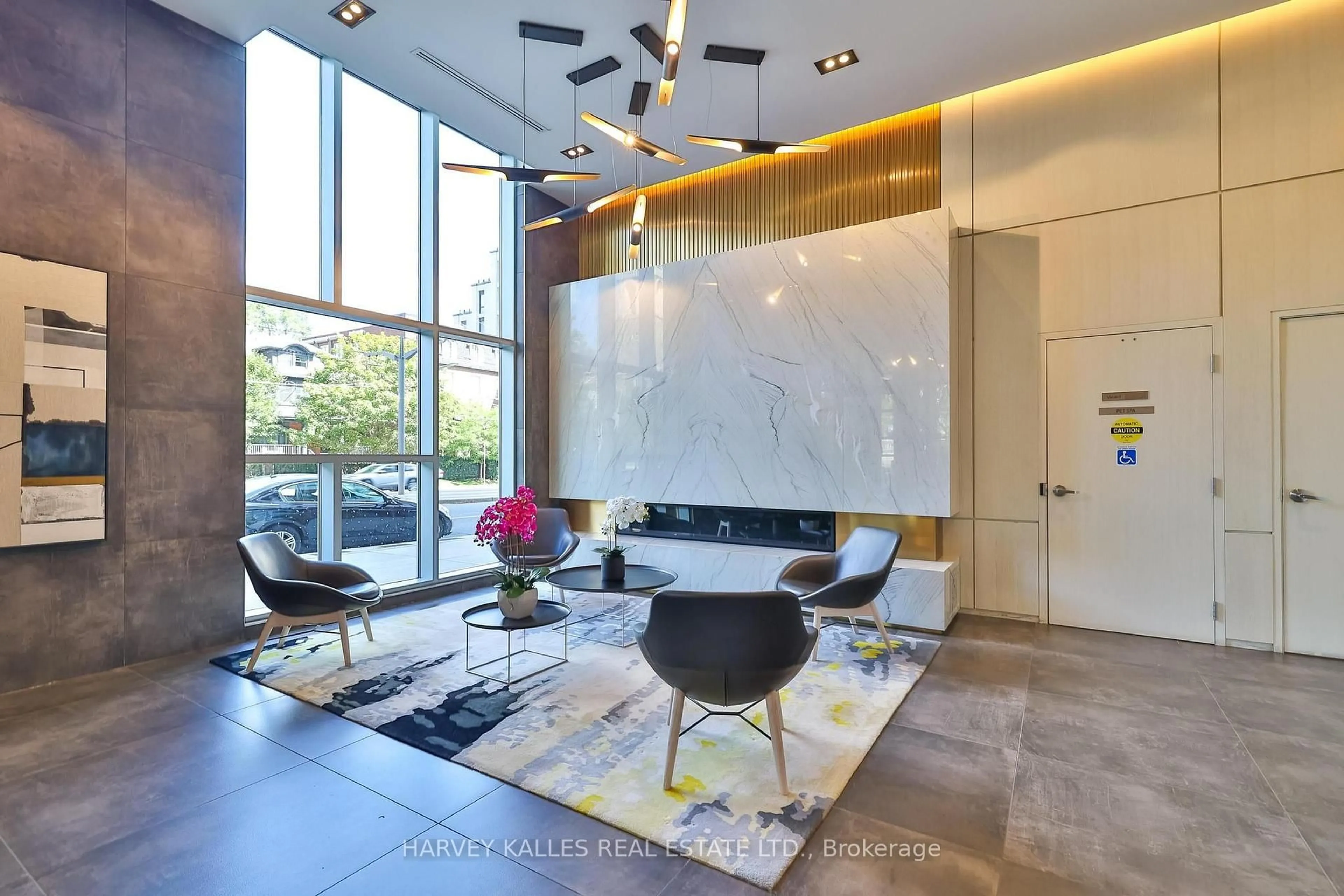 Unknown for 223 St Clair Ave #410, Toronto Ontario M4V 0A5