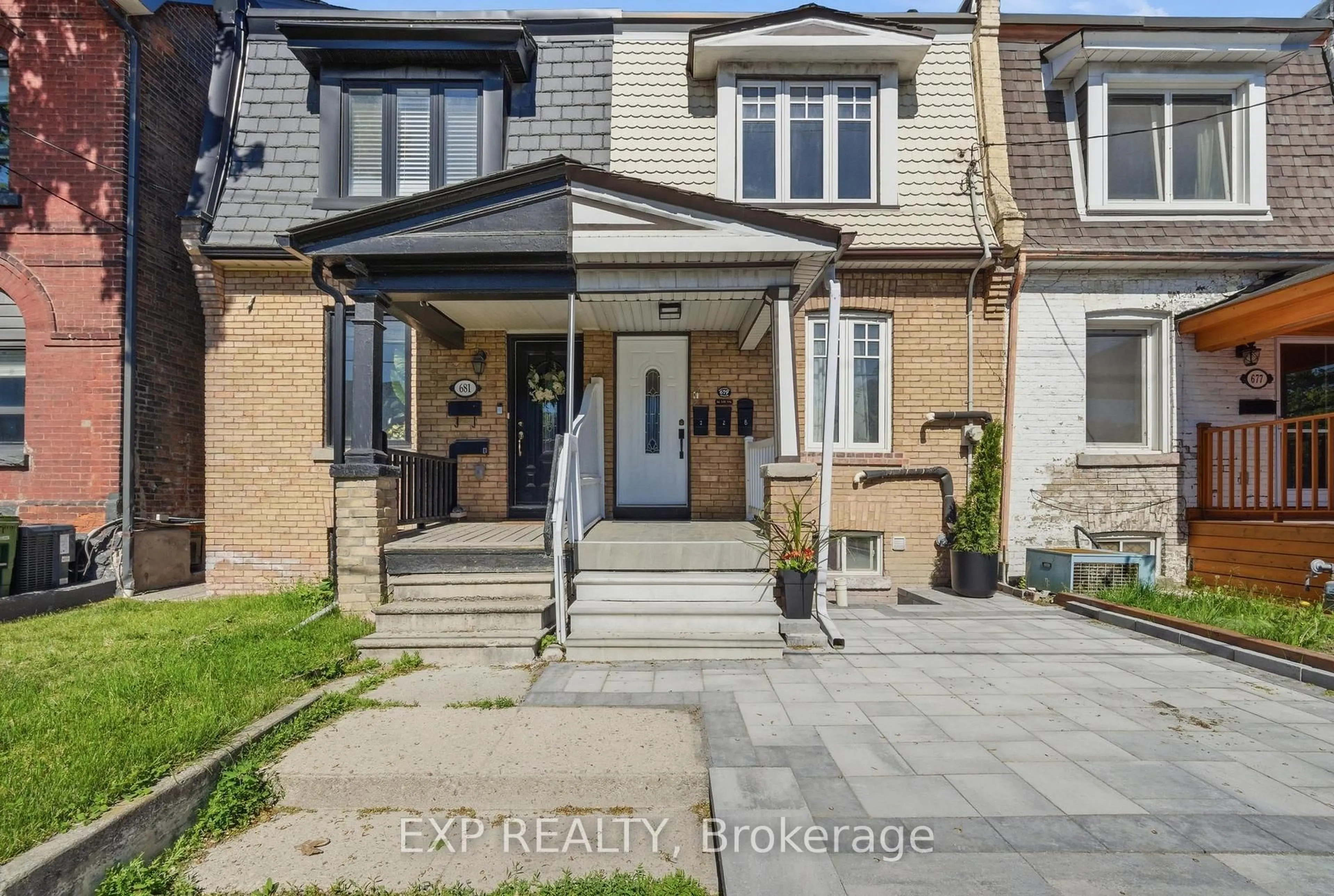 Unknown for 679 Ossington Ave, Toronto Ontario M6G 3T6