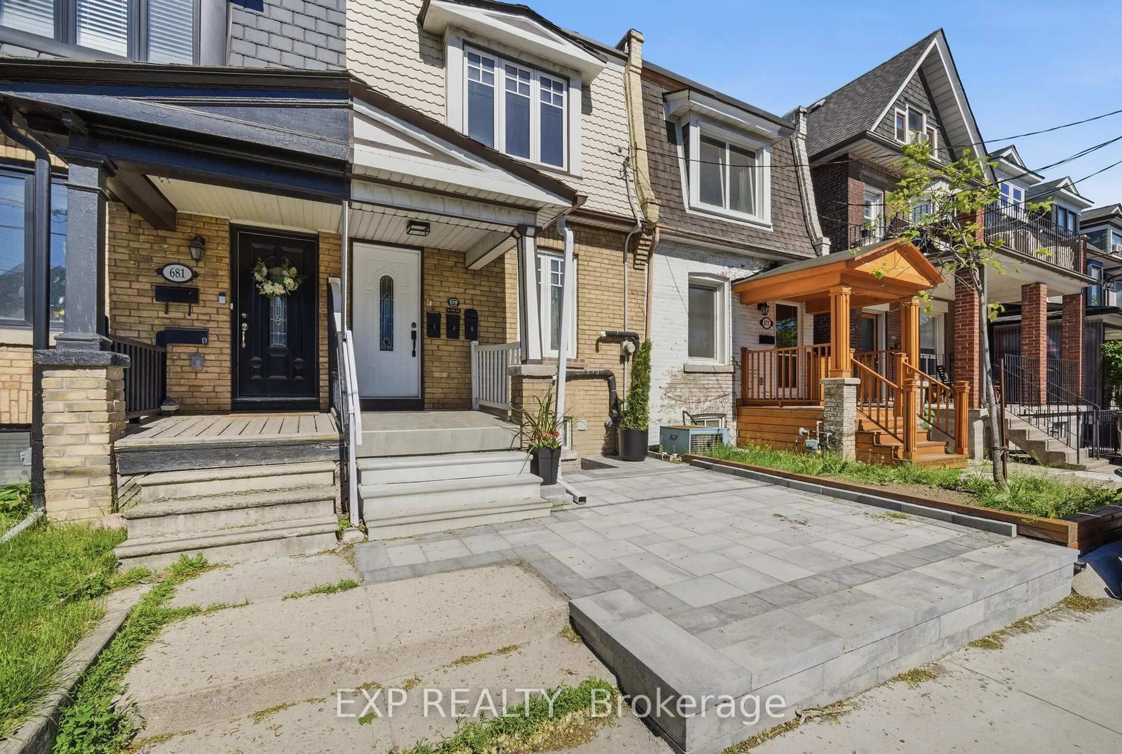 Unknown for 679 Ossington Ave, Toronto Ontario M6G 3T6