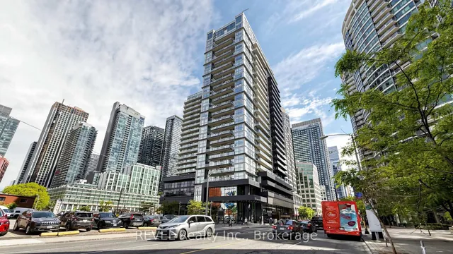 352 Front St #306, Toronto 2