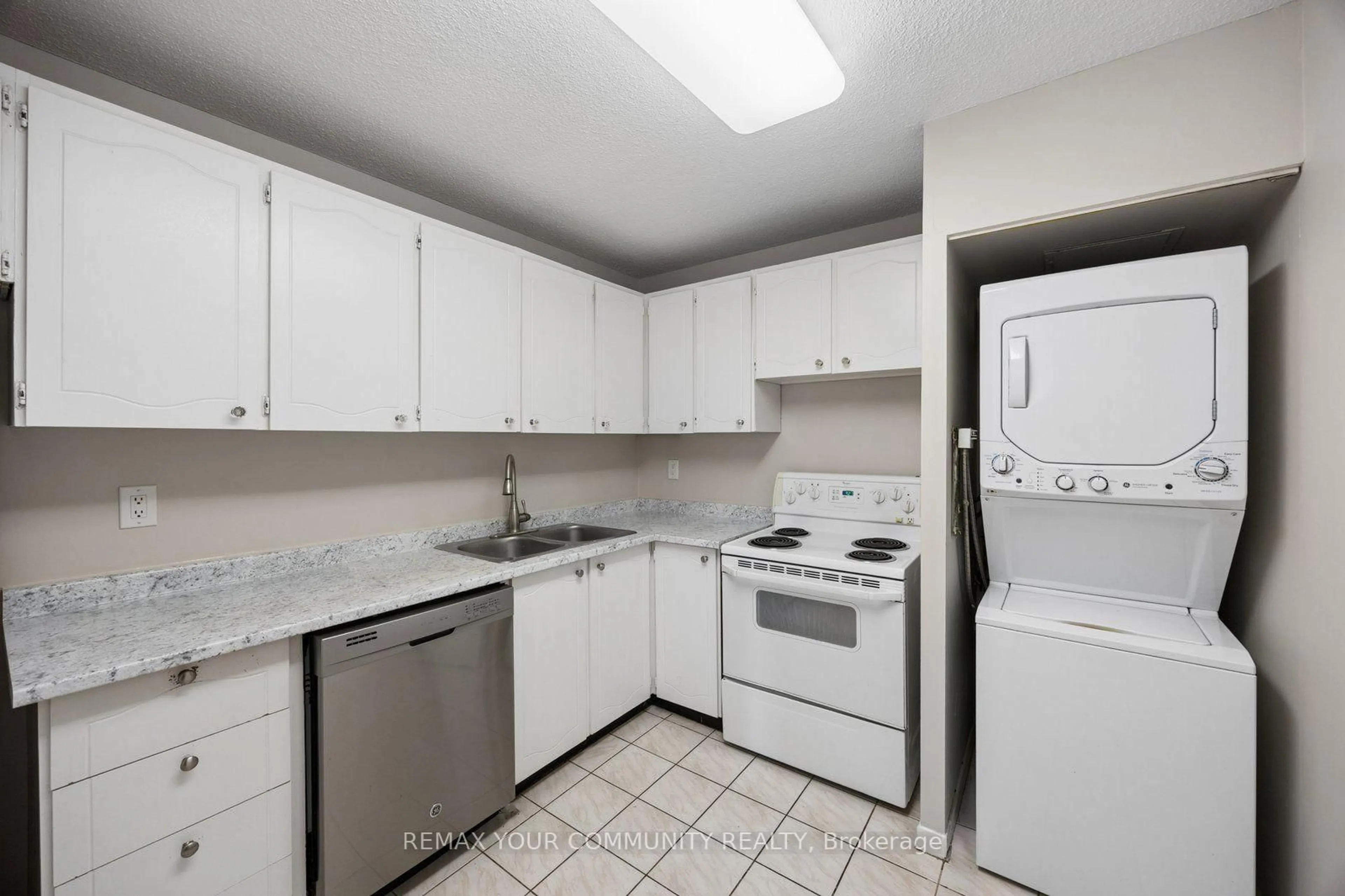 Standard kitchen, unknown for 10 Tangreen Crt #804, Toronto Ontario M2M 4B9
