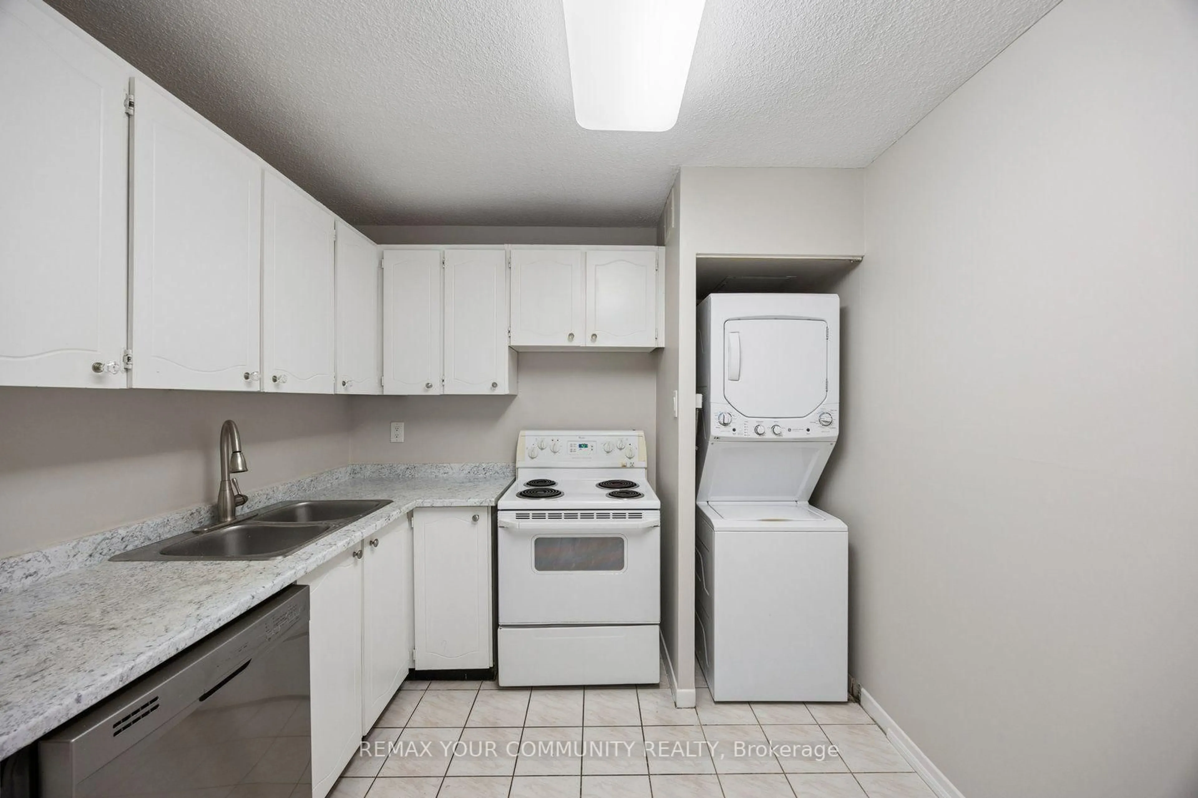 Standard kitchen, unknown for 10 Tangreen Crt #804, Toronto Ontario M2M 4B9