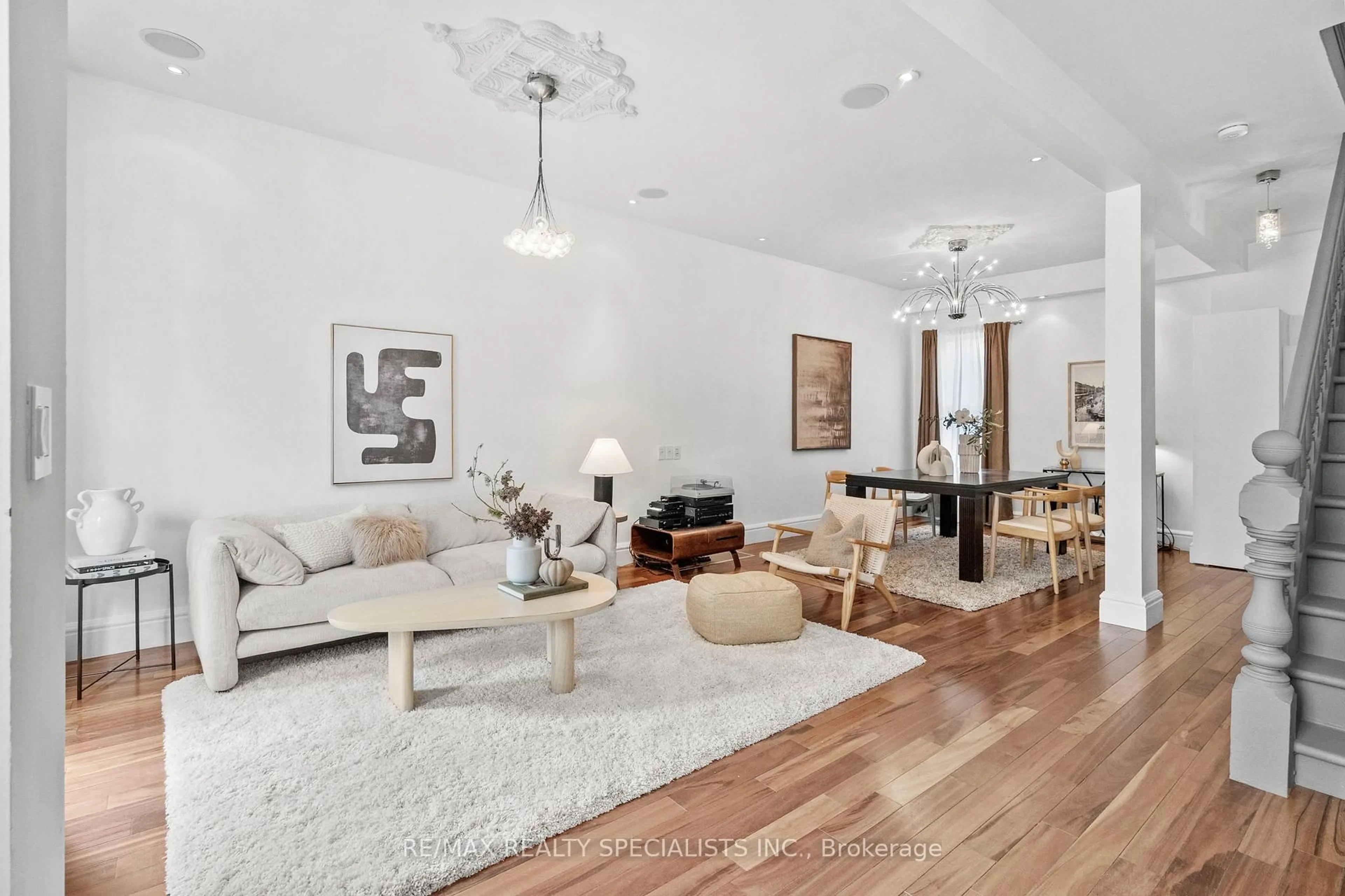 Living room with furniture, unknown for 418 Ossington Ave, Toronto Ontario M6J 3A7