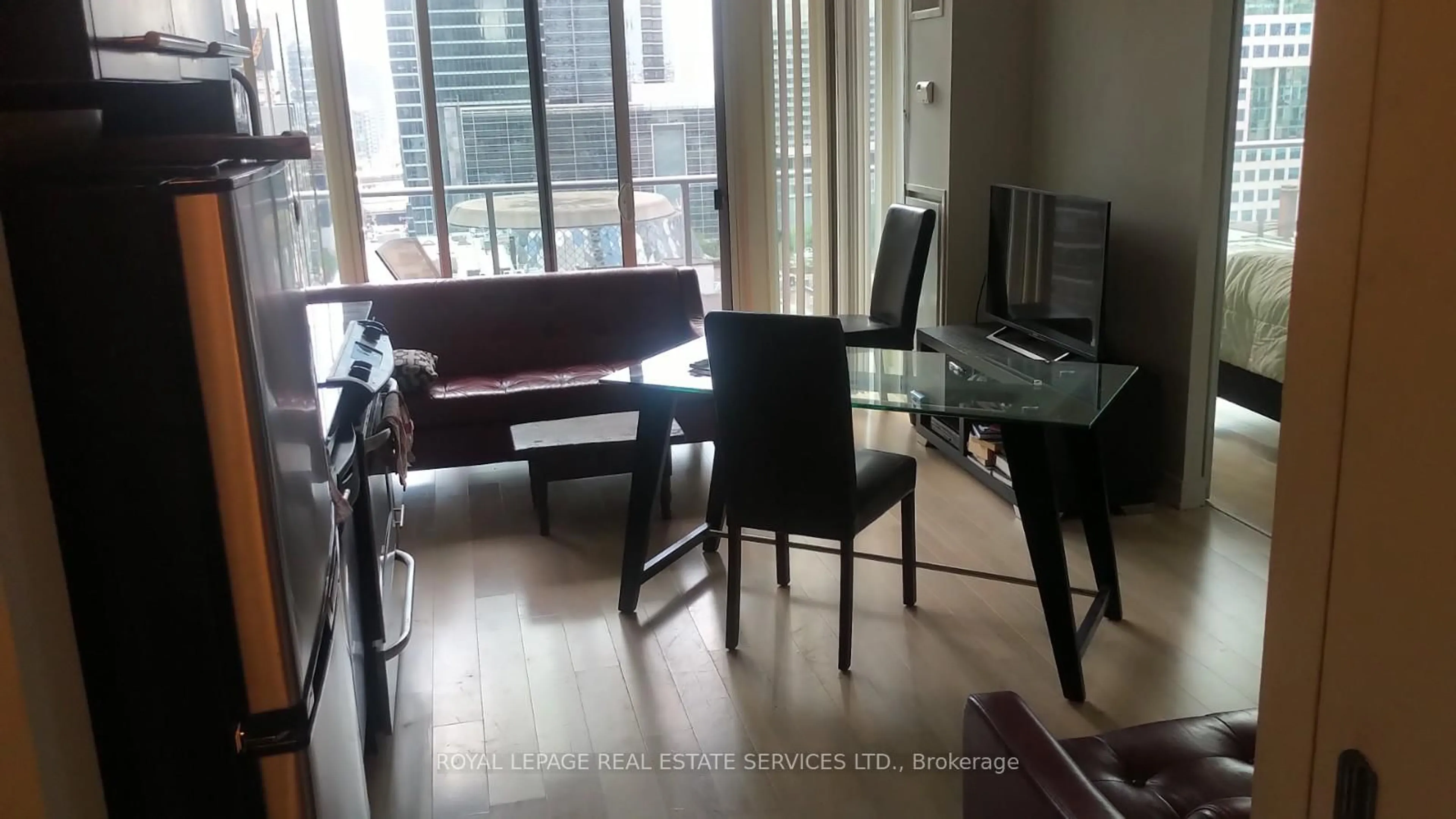Unknown for 126 Simcoe St #1609, Toronto Ontario M5H 4E6