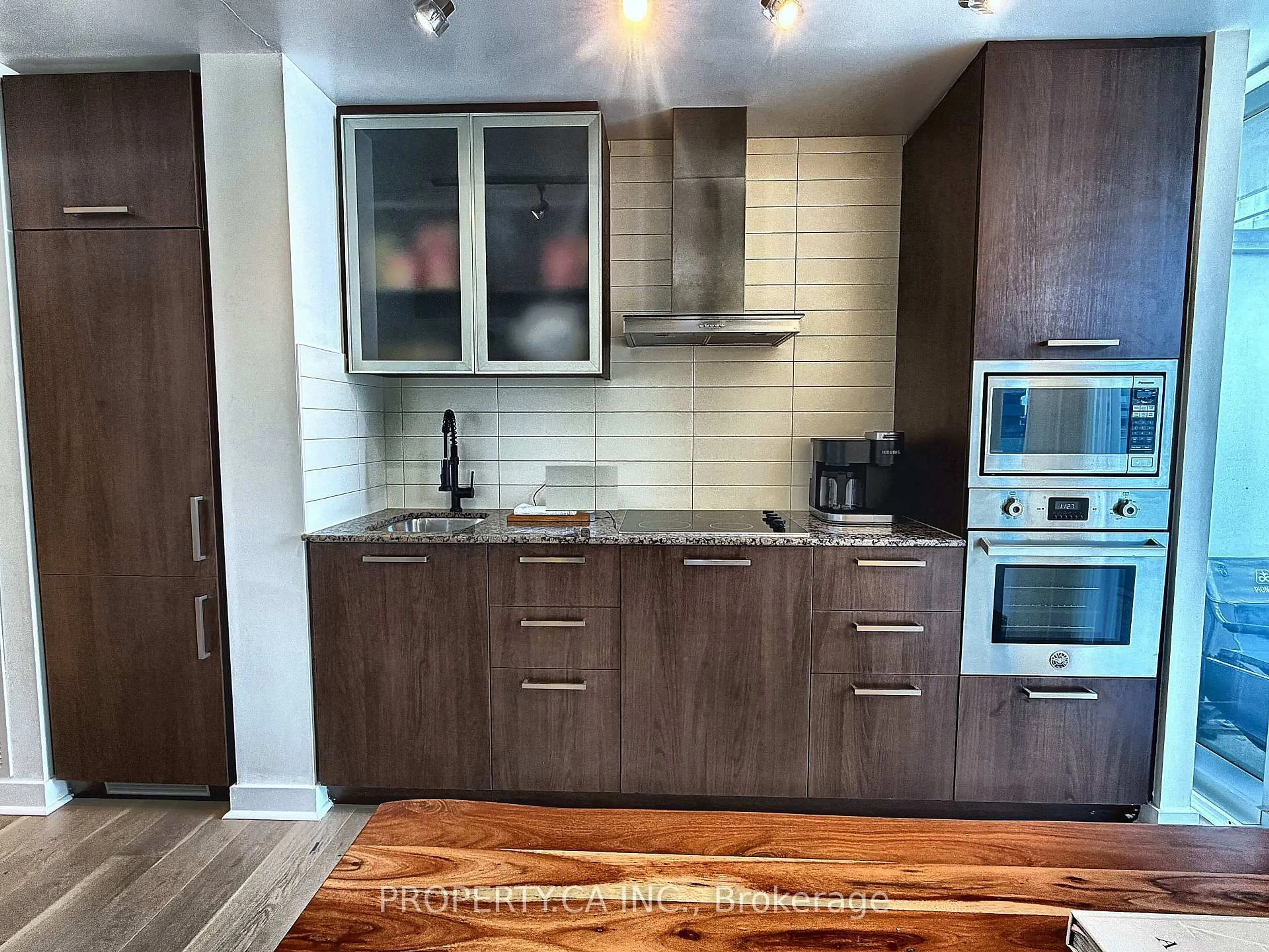Unknown for 14 York St #2308, Toronto Ontario M5J 0A9
