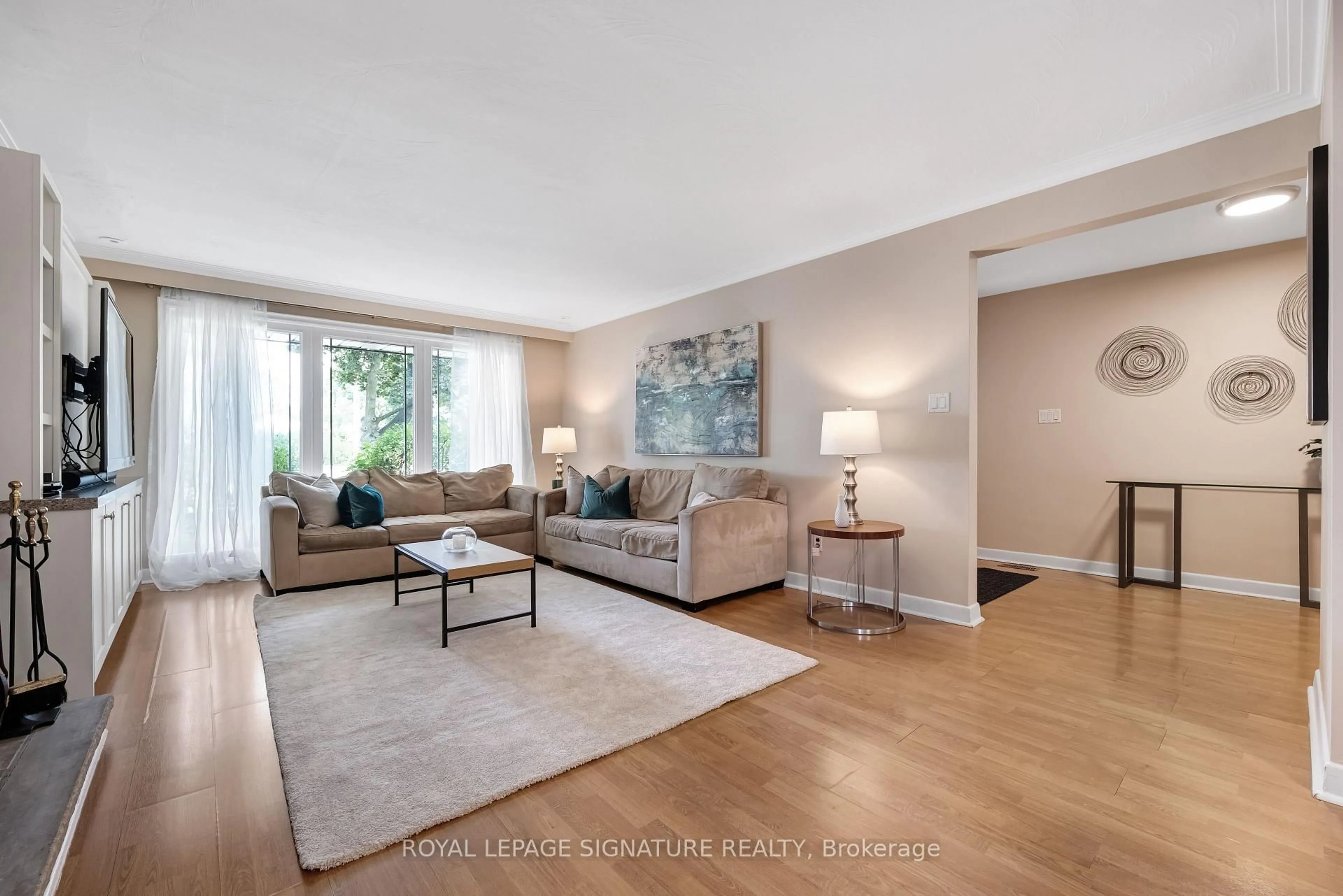 Living room with furniture, unknown for 9 Bunty Lane, Toronto Ontario M2K 1W4