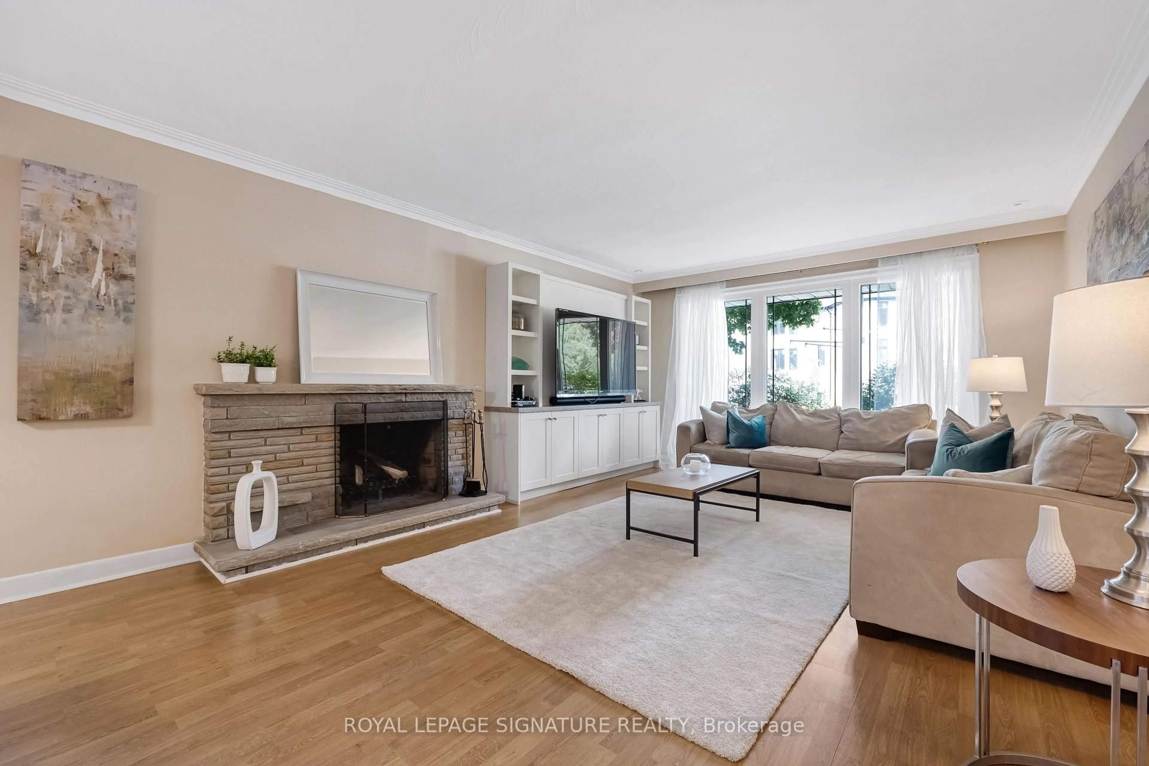 Living room with furniture, unknown for 9 Bunty Lane, Toronto Ontario M2K 1W4