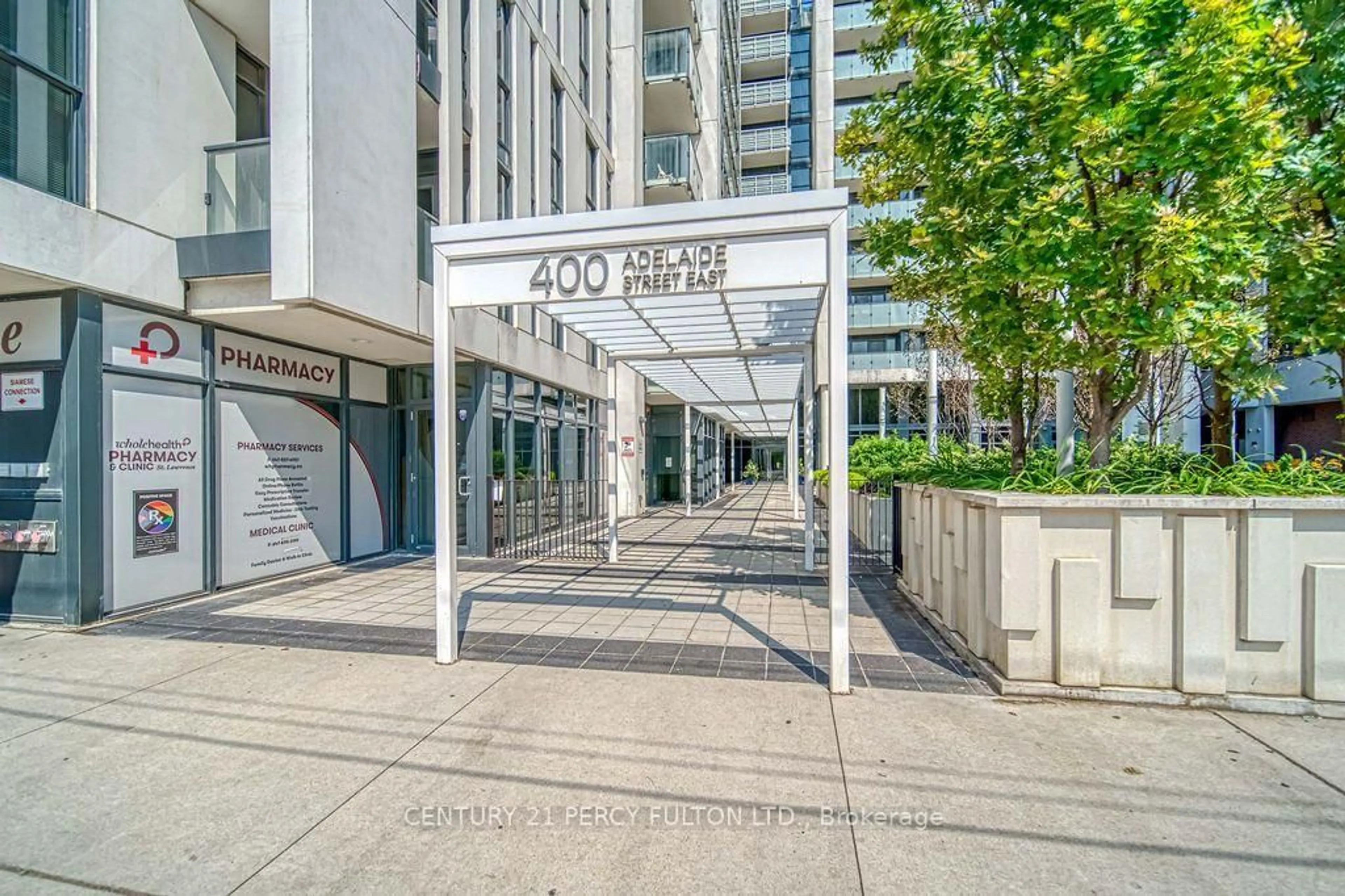 Indoor foyer for 400 Adelaide St #1107, Toronto Ontario M5A 4S3