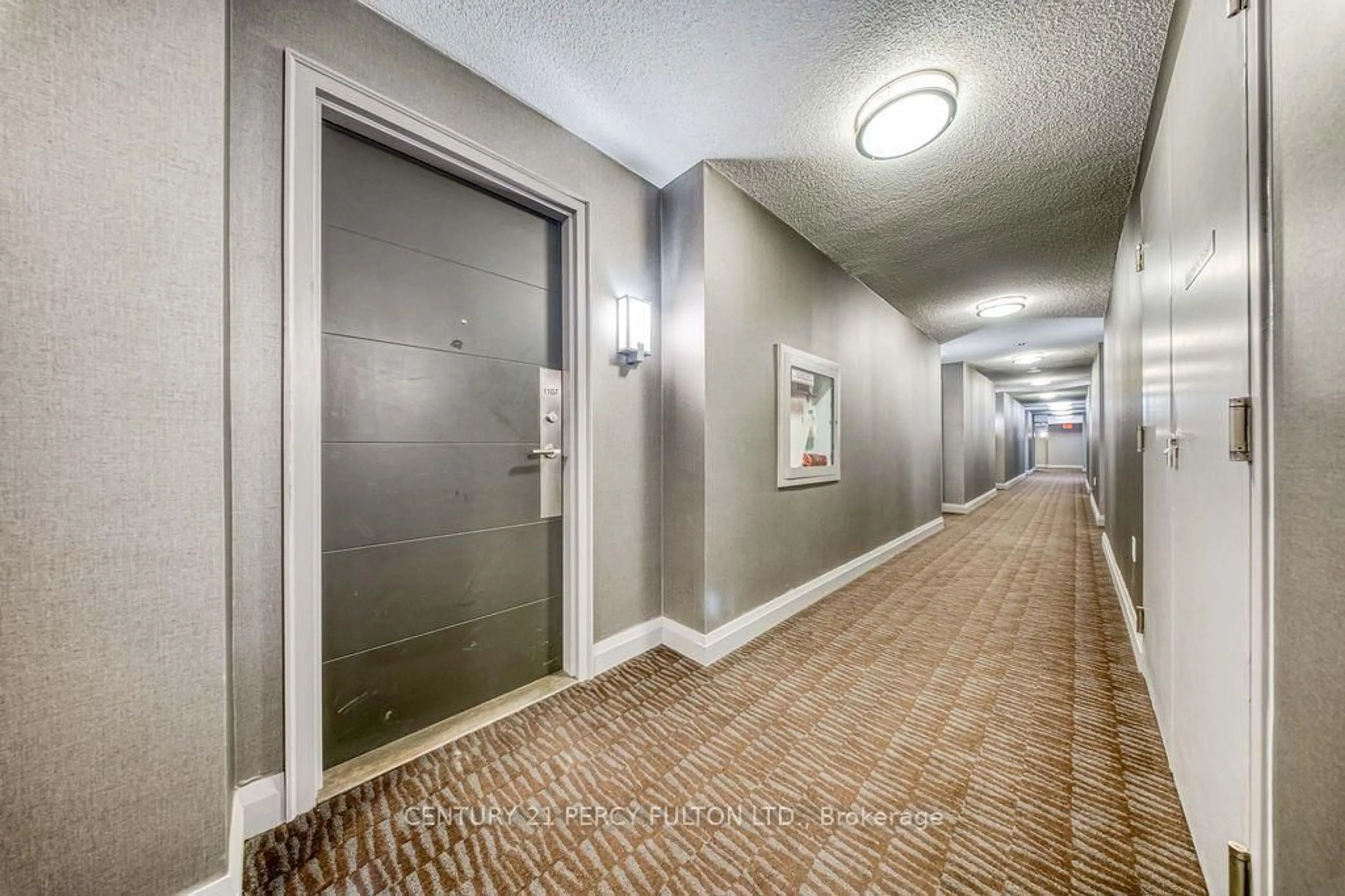 Indoor foyer for 400 Adelaide St #1107, Toronto Ontario M5A 4S3