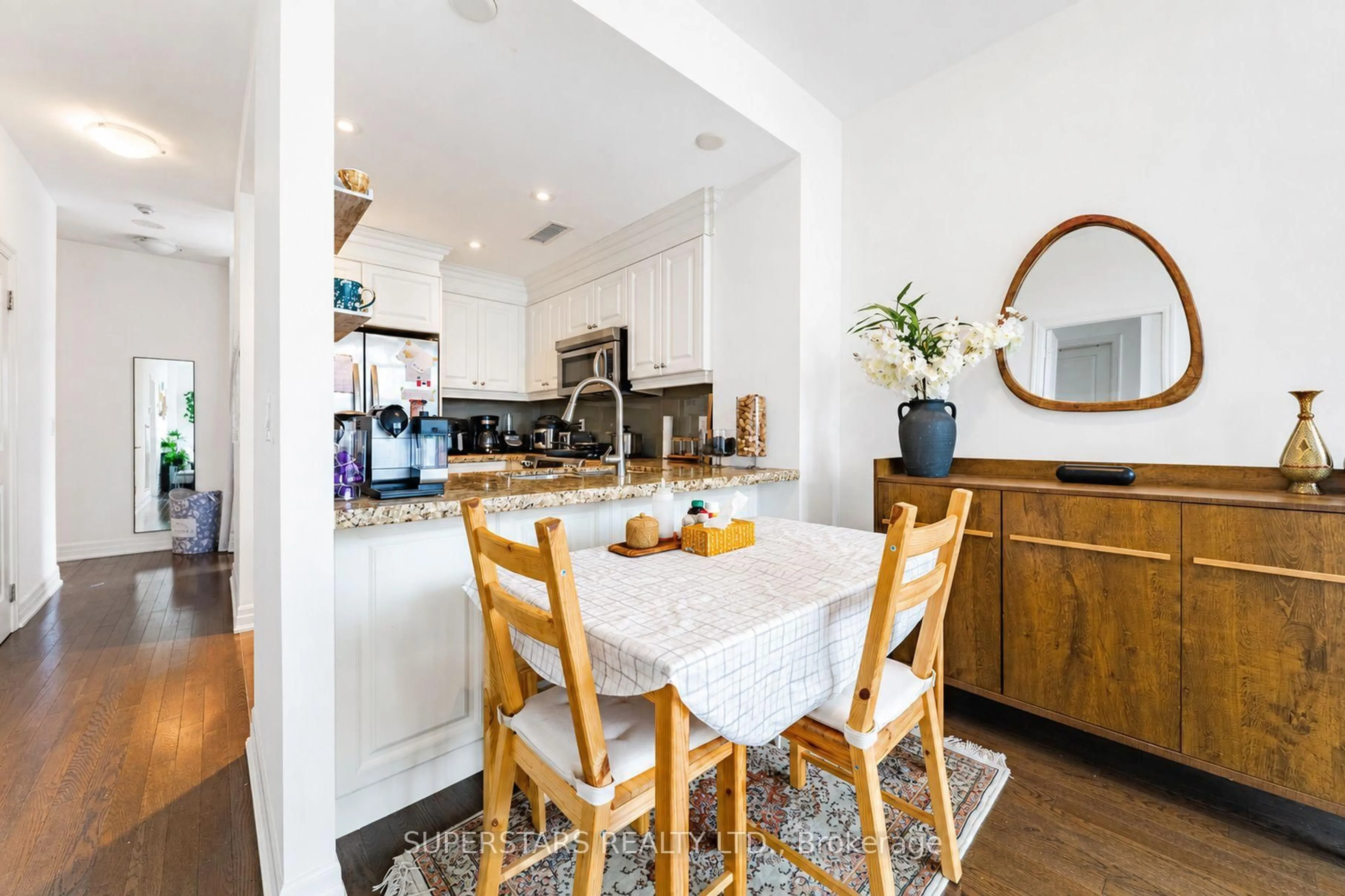 Open concept kitchen, ceramic/tile floor for 23 Rean Dr #901(PH1), Toronto Ontario M2K 0A5