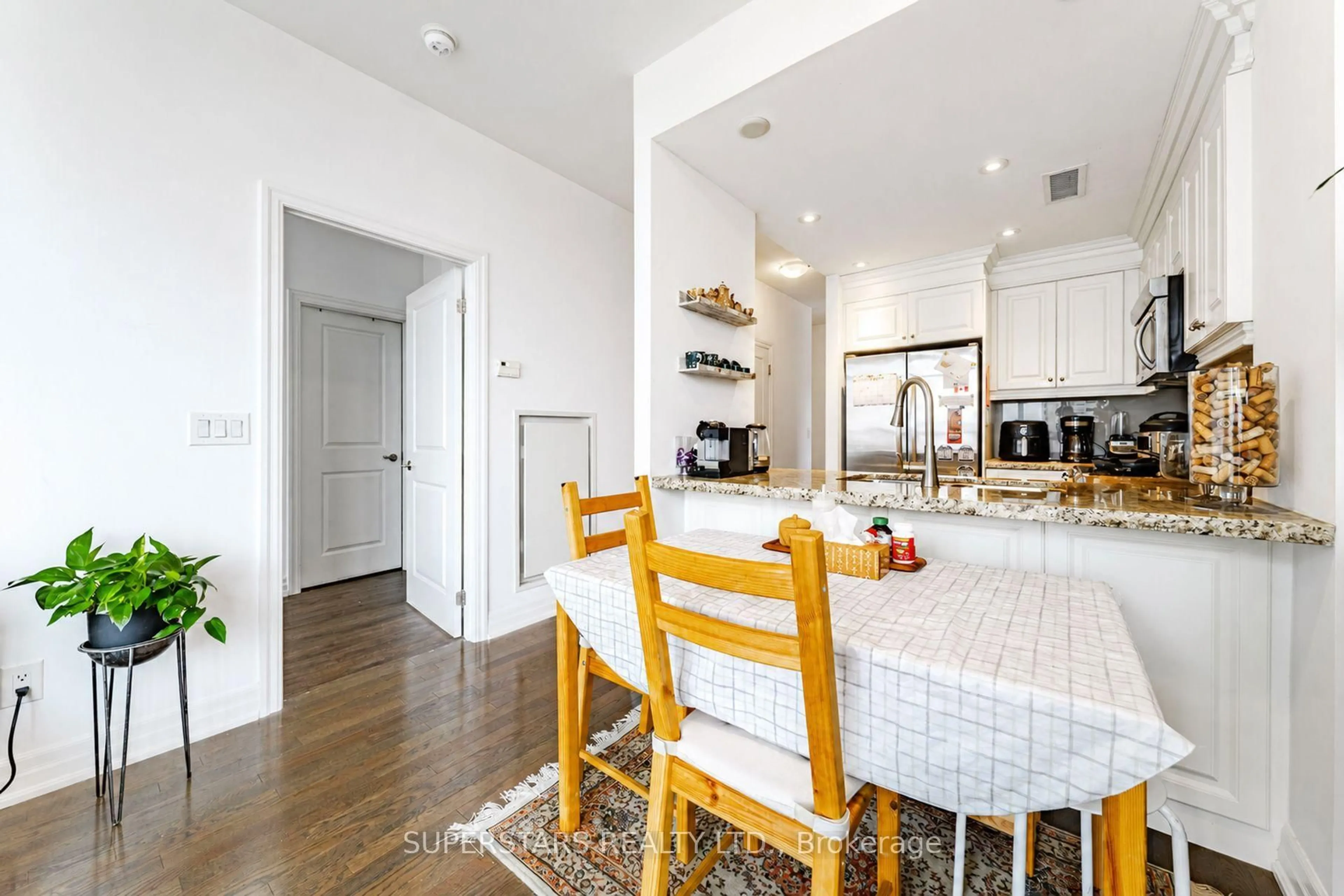 Open concept kitchen, unknown for 23 Rean Dr #901(PH1), Toronto Ontario M2K 0A5