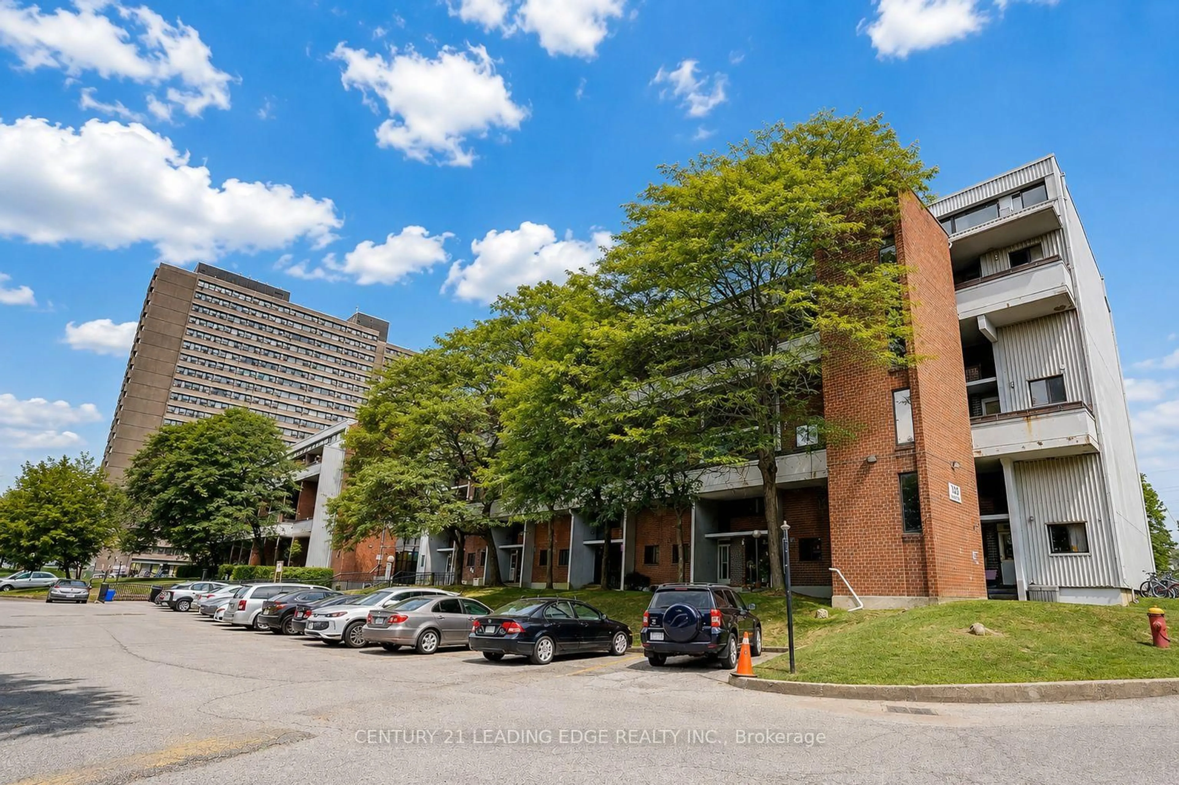 Unknown for 135 Leeward Glwy #207, Toronto Ontario M3C 2Z2