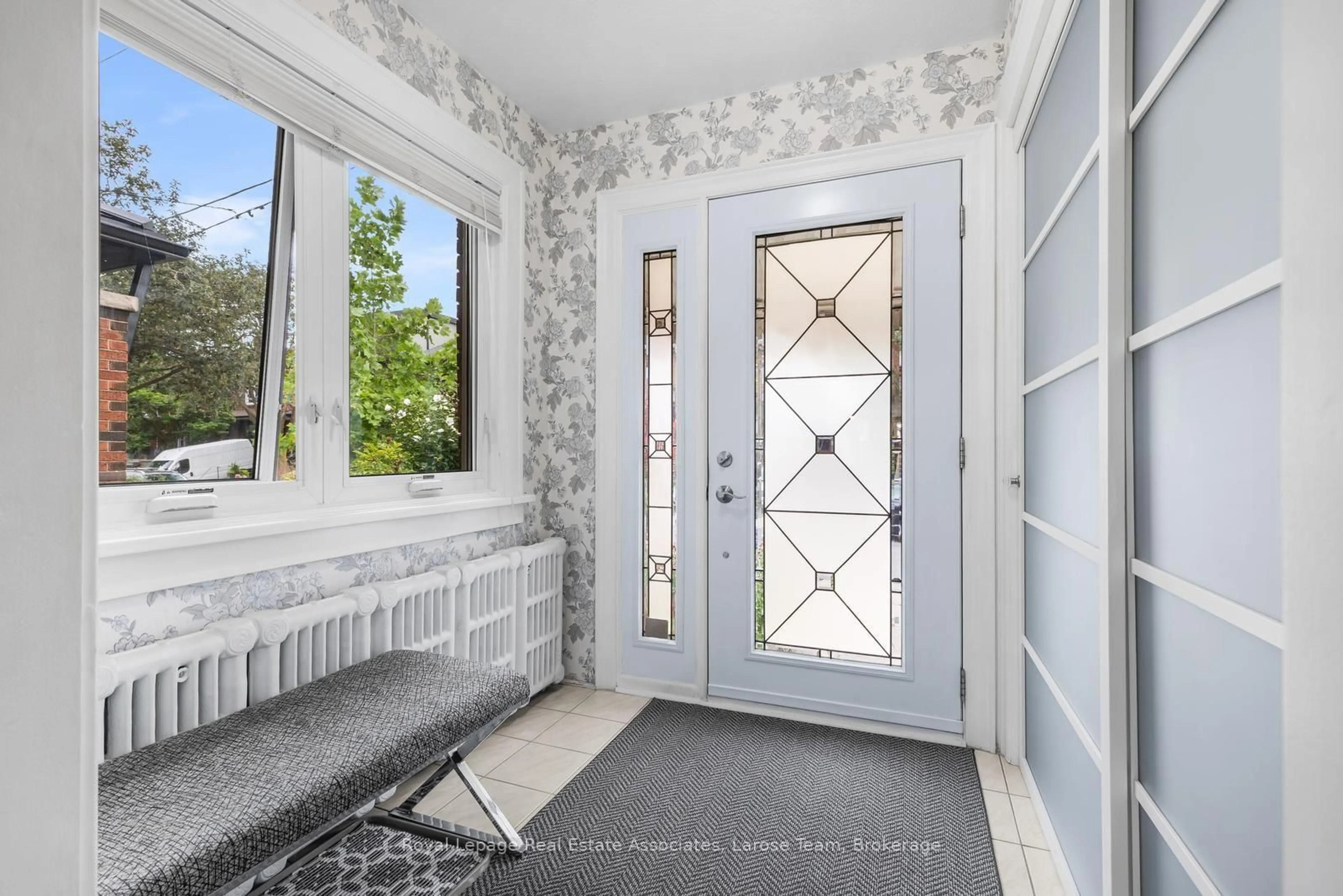 Indoor entryway for 134 Holland Park Ave, Toronto Ontario M6E 1L6