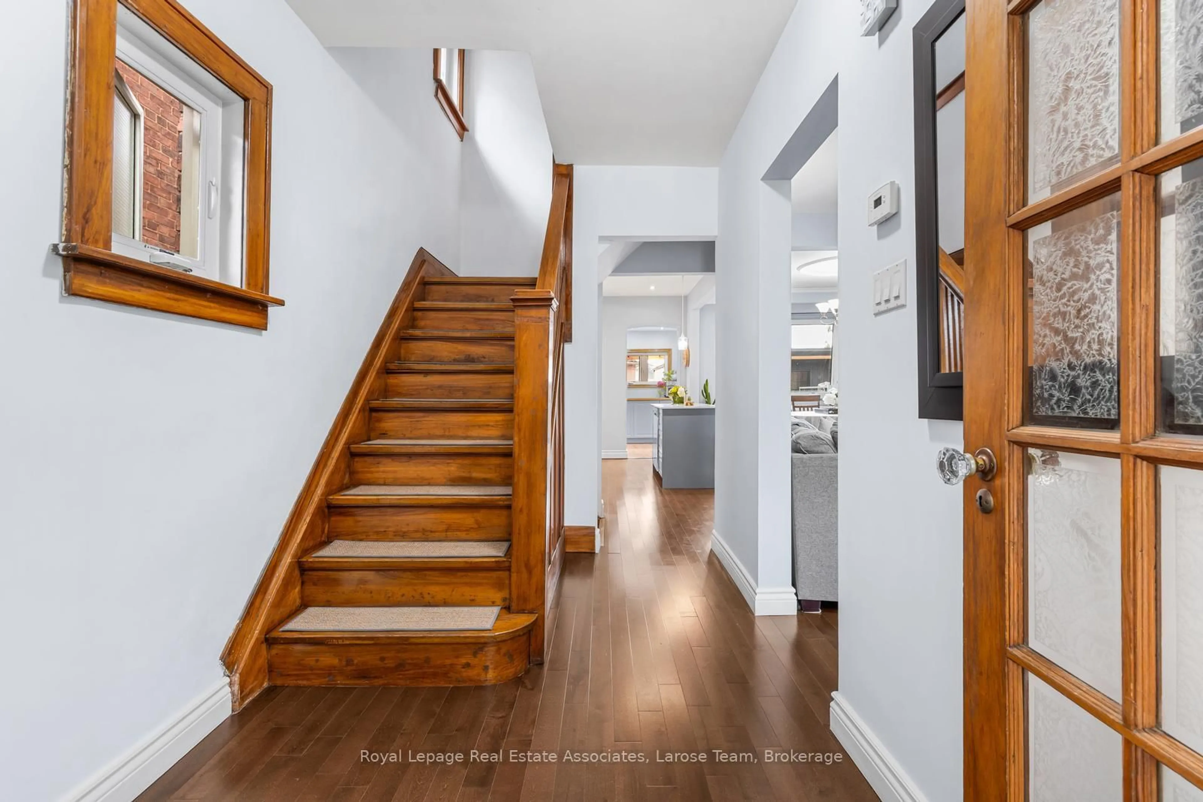 Indoor entryway for 134 Holland Park Ave, Toronto Ontario M6E 1L6
