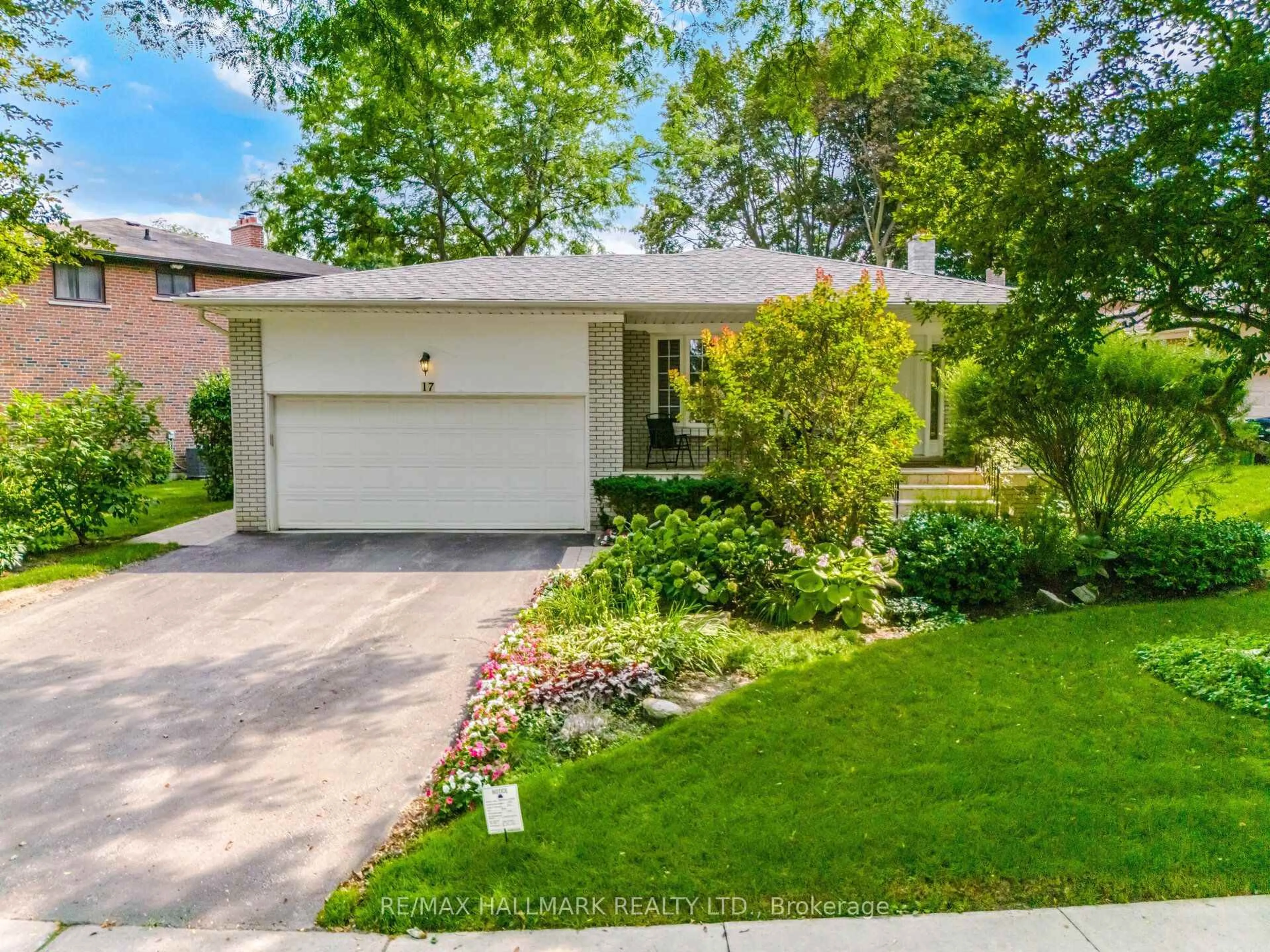 Home with brick exterior material, street for 17 Wellesbourne Cres, Toronto Ontario M2H 1Y6