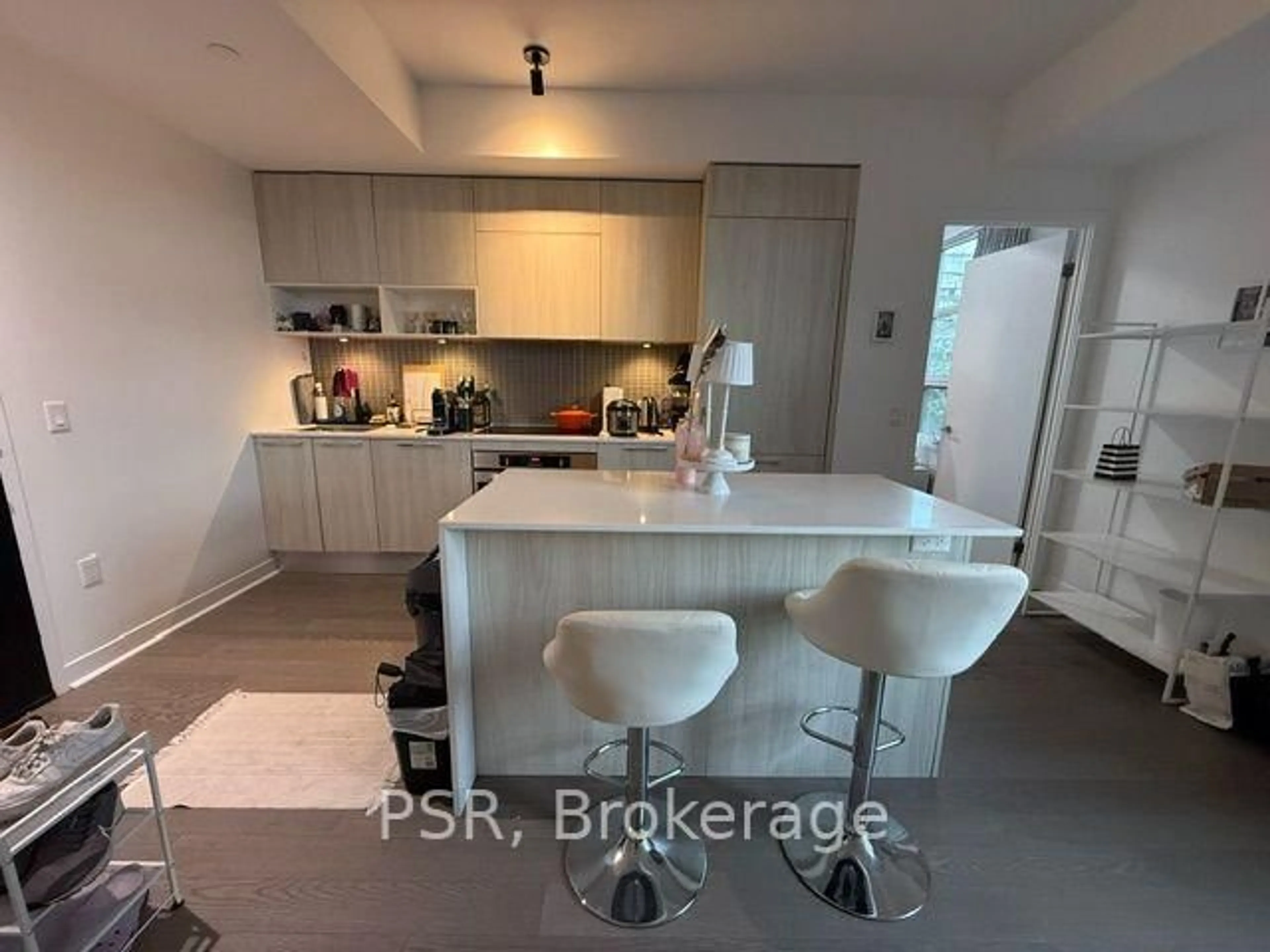 Unknown for 501 Adelaide St ##710, Toronto Ontario M5V 0R3