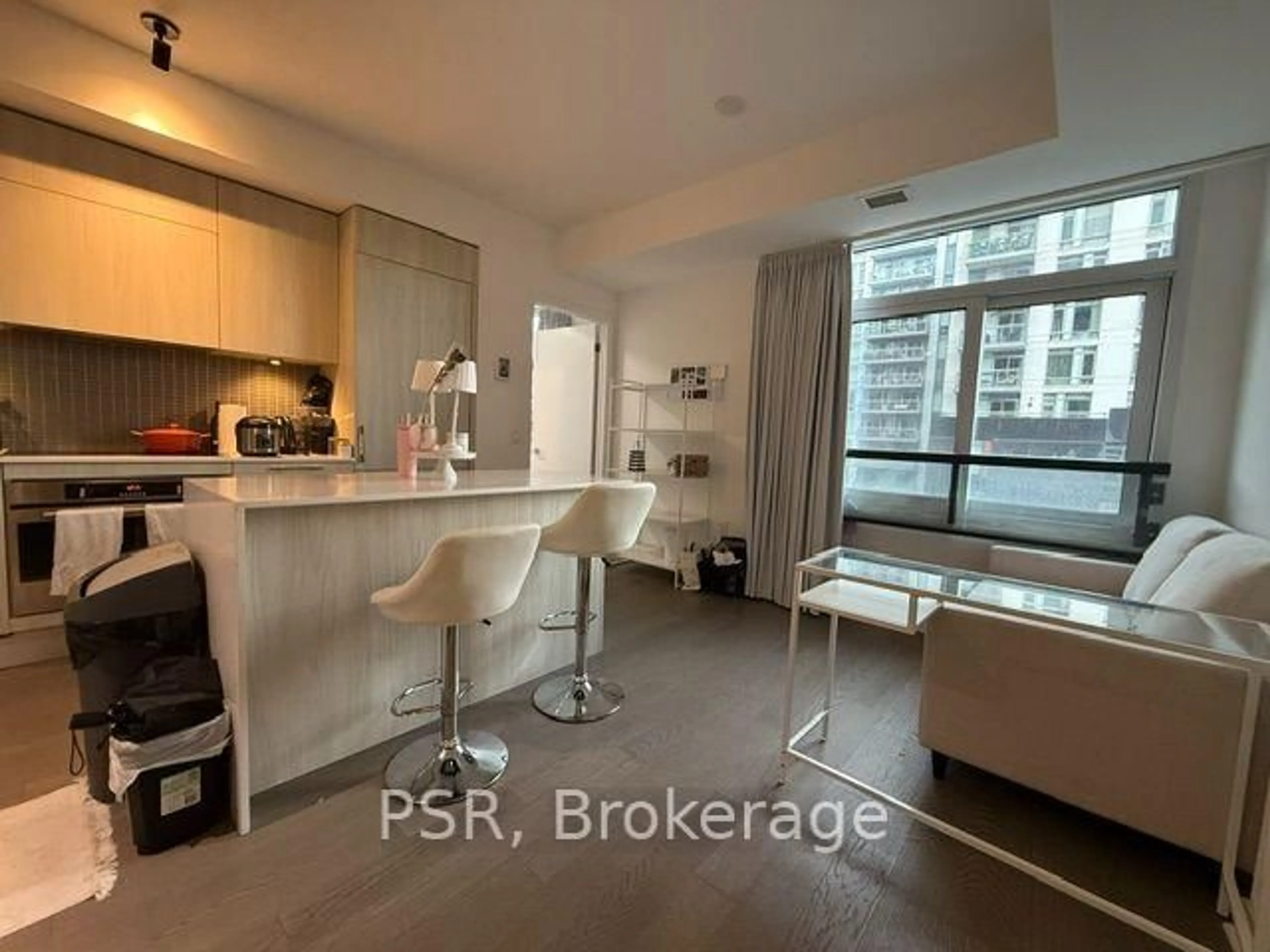 Unknown for 501 Adelaide St ##710, Toronto Ontario M5V 0R3