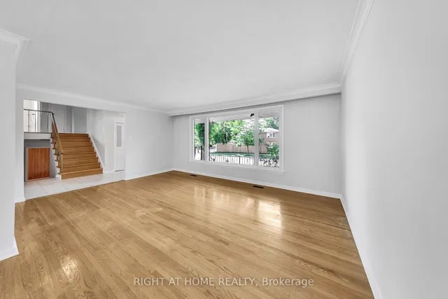 88 Peckham Ave, Toronto 4