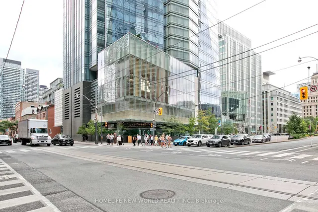 180 University Ave #5008, Toronto 5