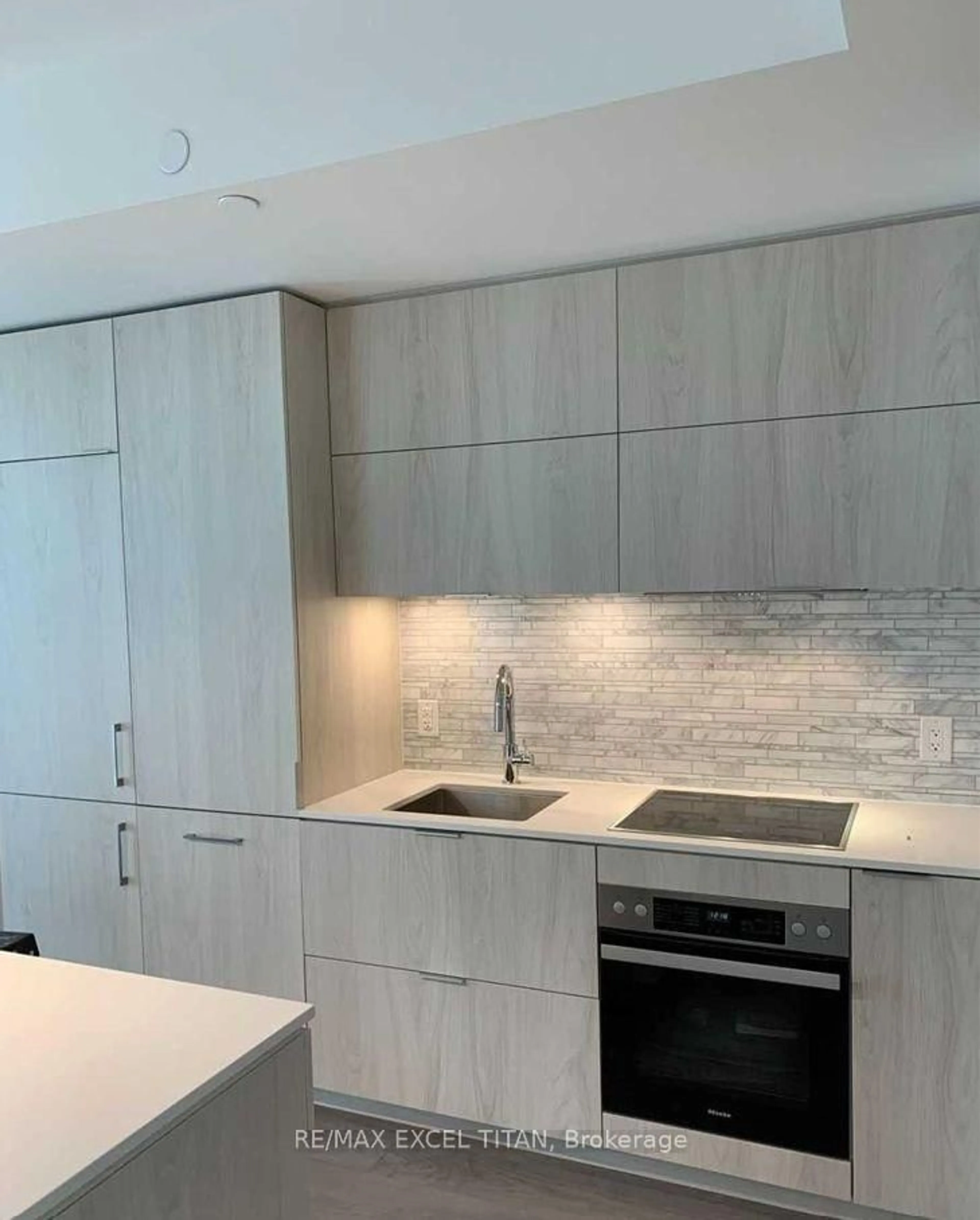 Contemporary kitchen, unknown for 20 Richardson St #3101, Toronto Ontario M5A 0S6