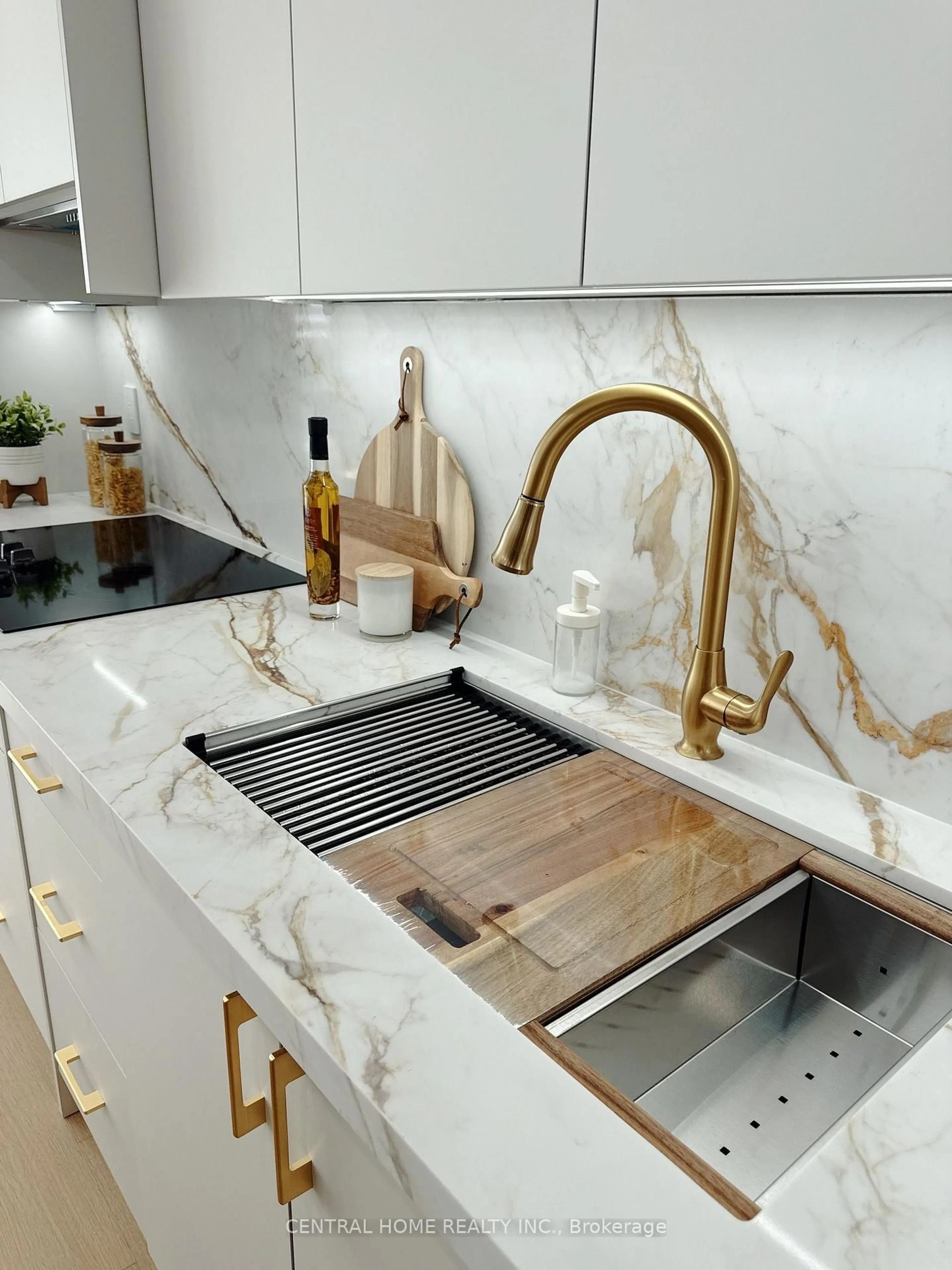 Contemporary kitchen, ceramic/tile floor for 85 SKYMARK Dr #302, Toronto Ontario M2H 3P2
